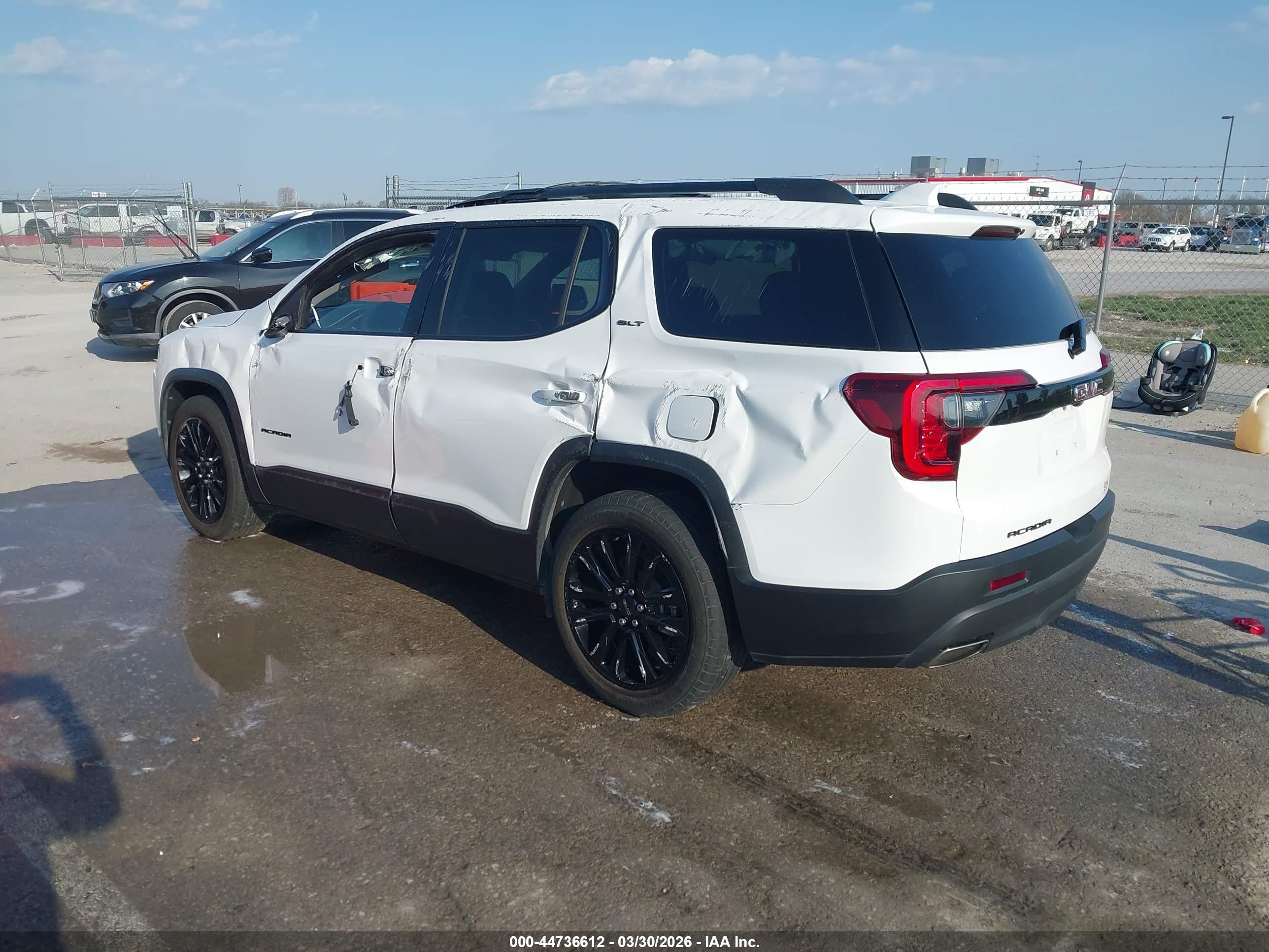 GMC ACADIA image 3
