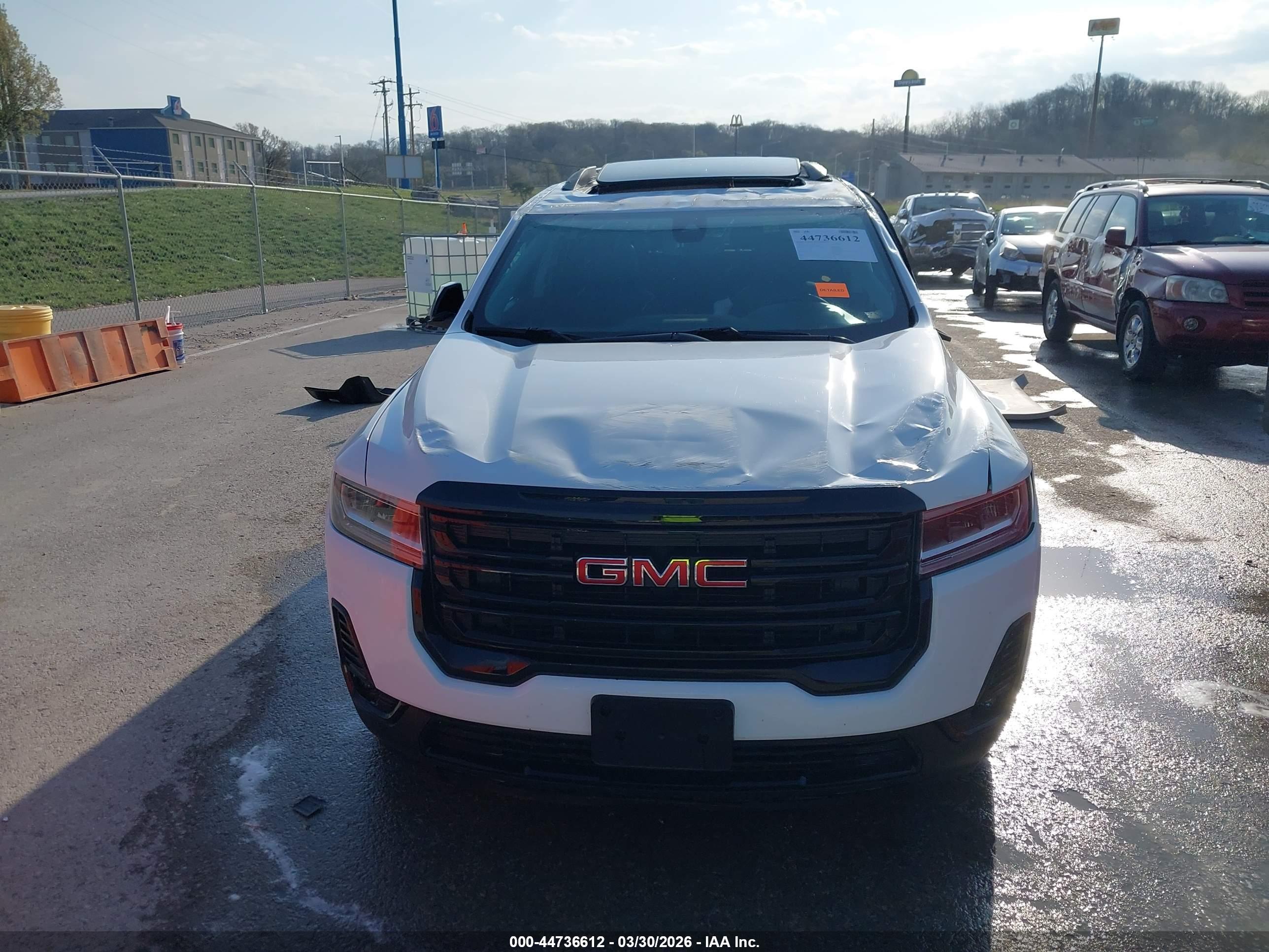 GMC ACADIA image 6