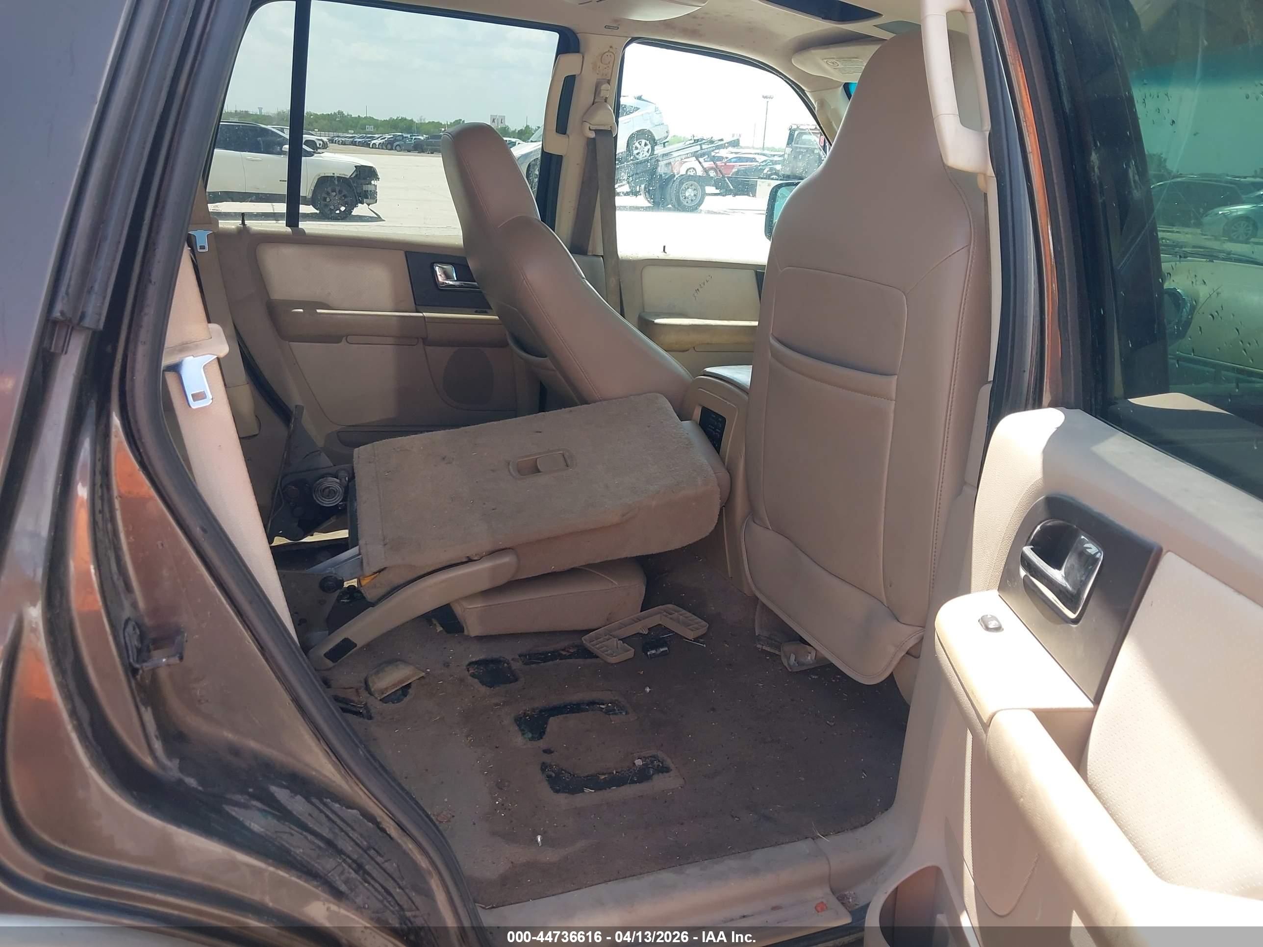 FORD EXPEDITION image 8