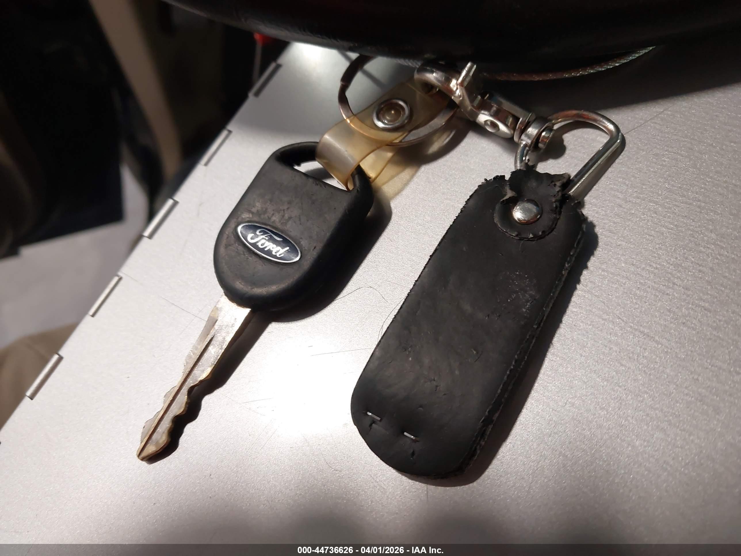 FORD EXPLORER image 11