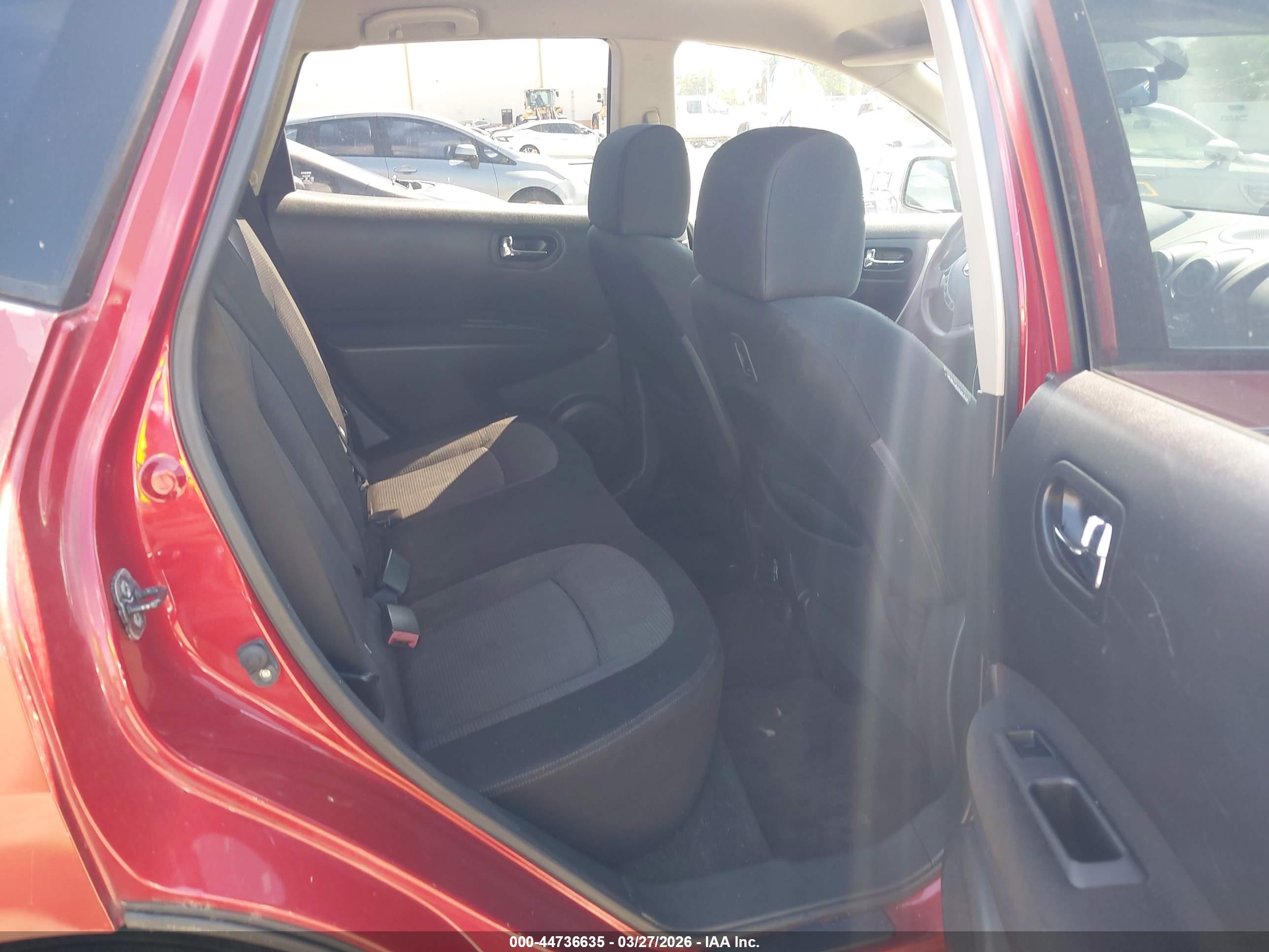 NISSAN ROGUE image 8