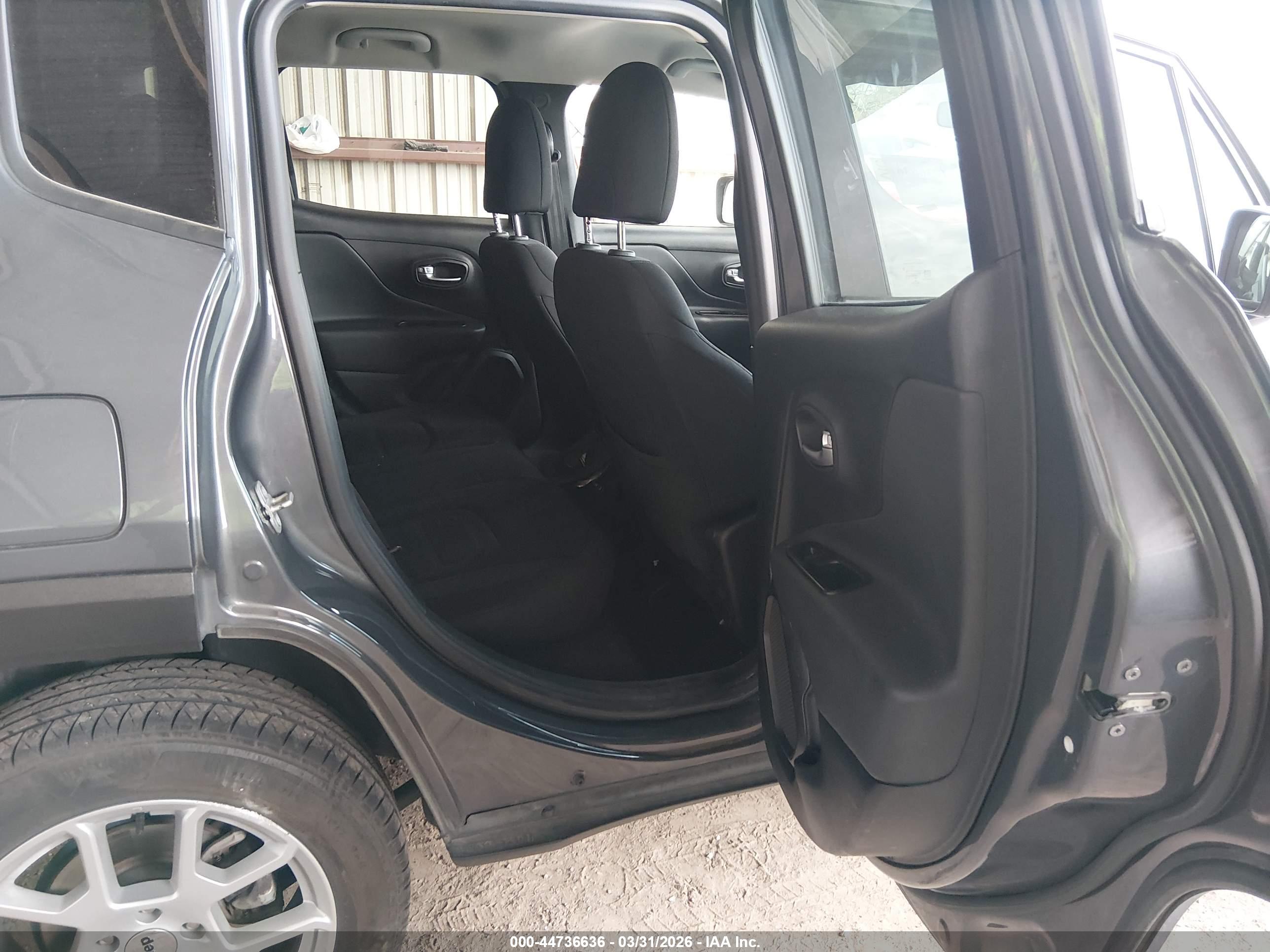 JEEP RENEGADE image 8