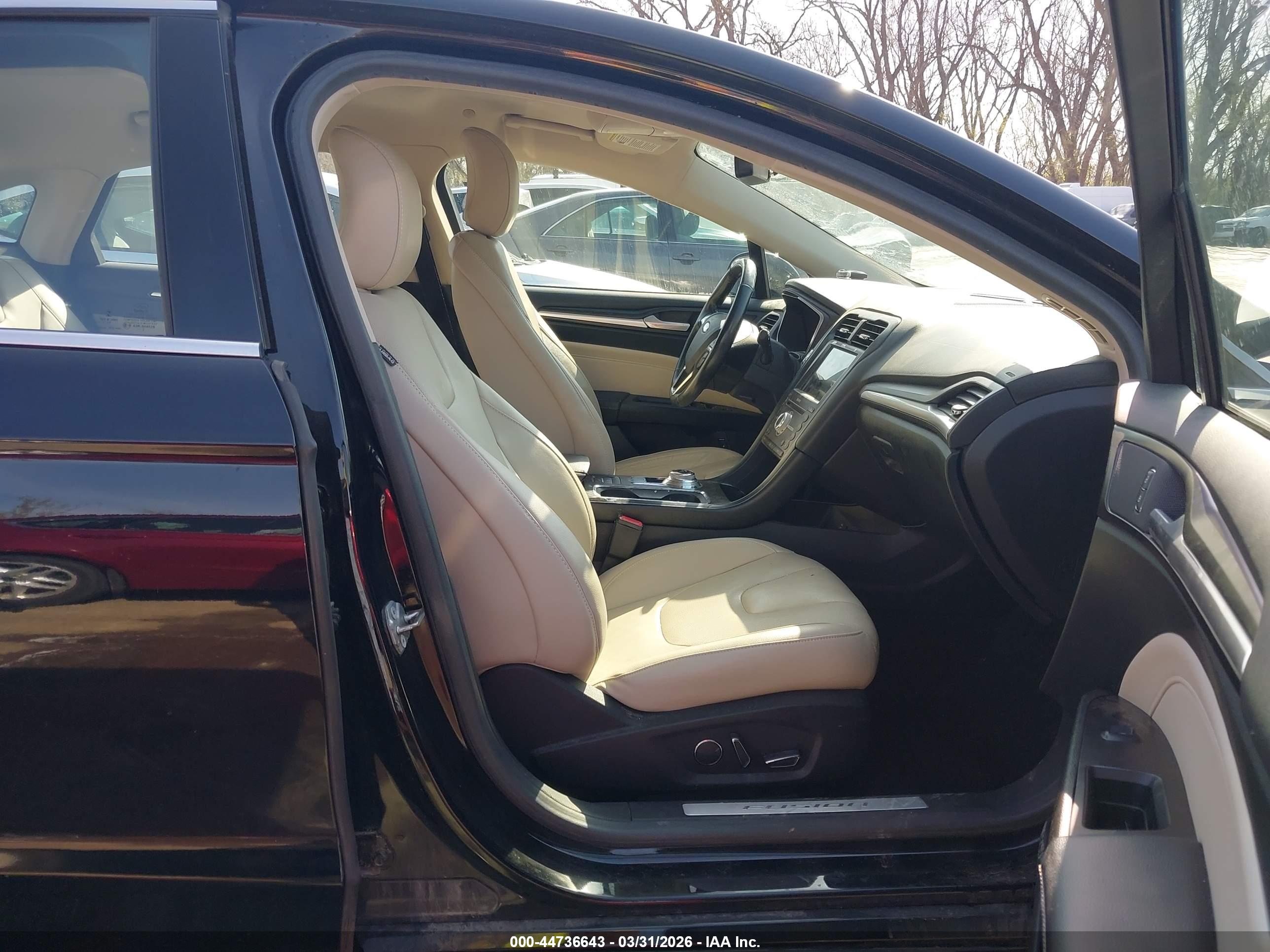 FORD FUSION image 5