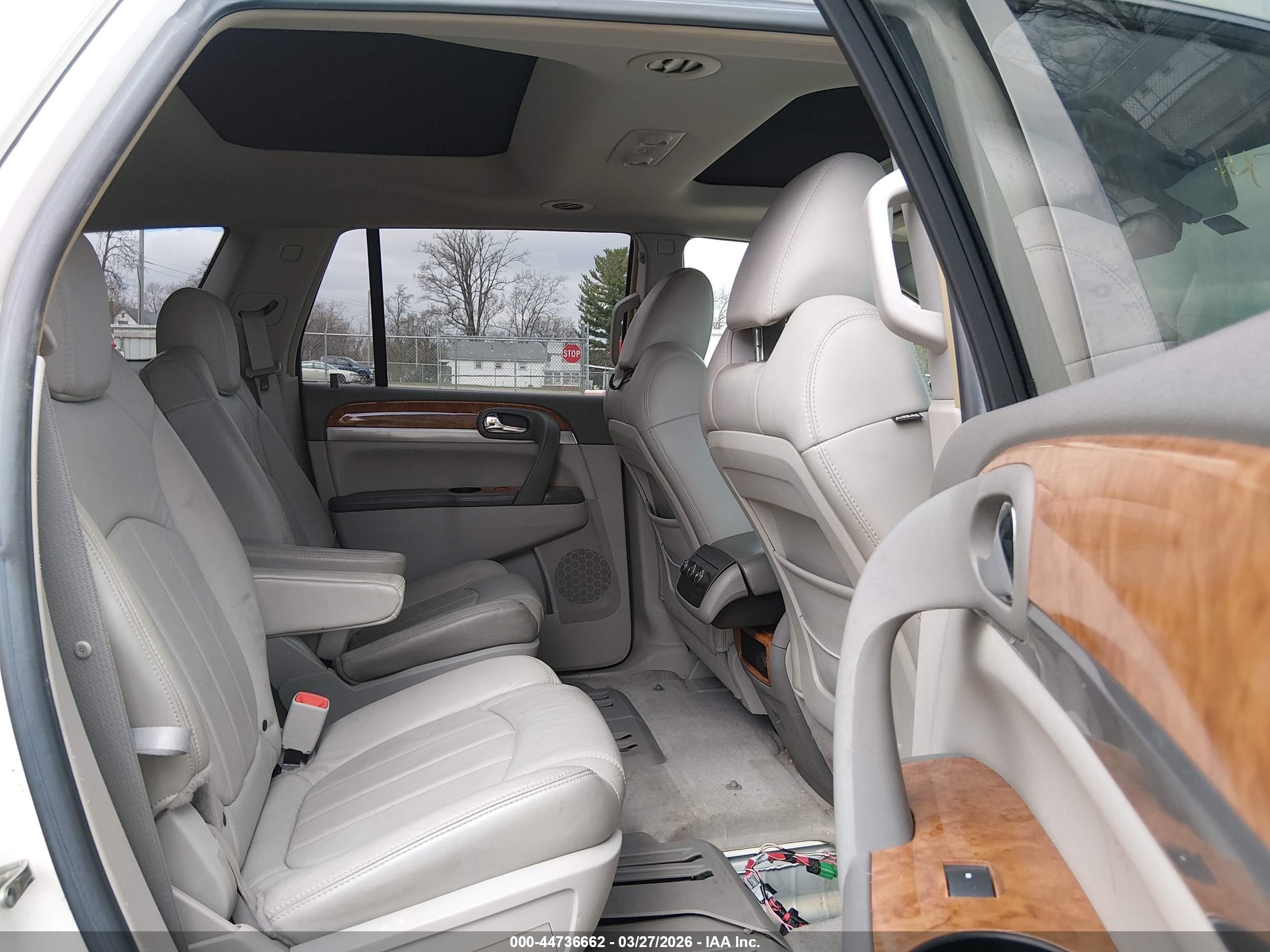 BUICK ENCLAVE image 8