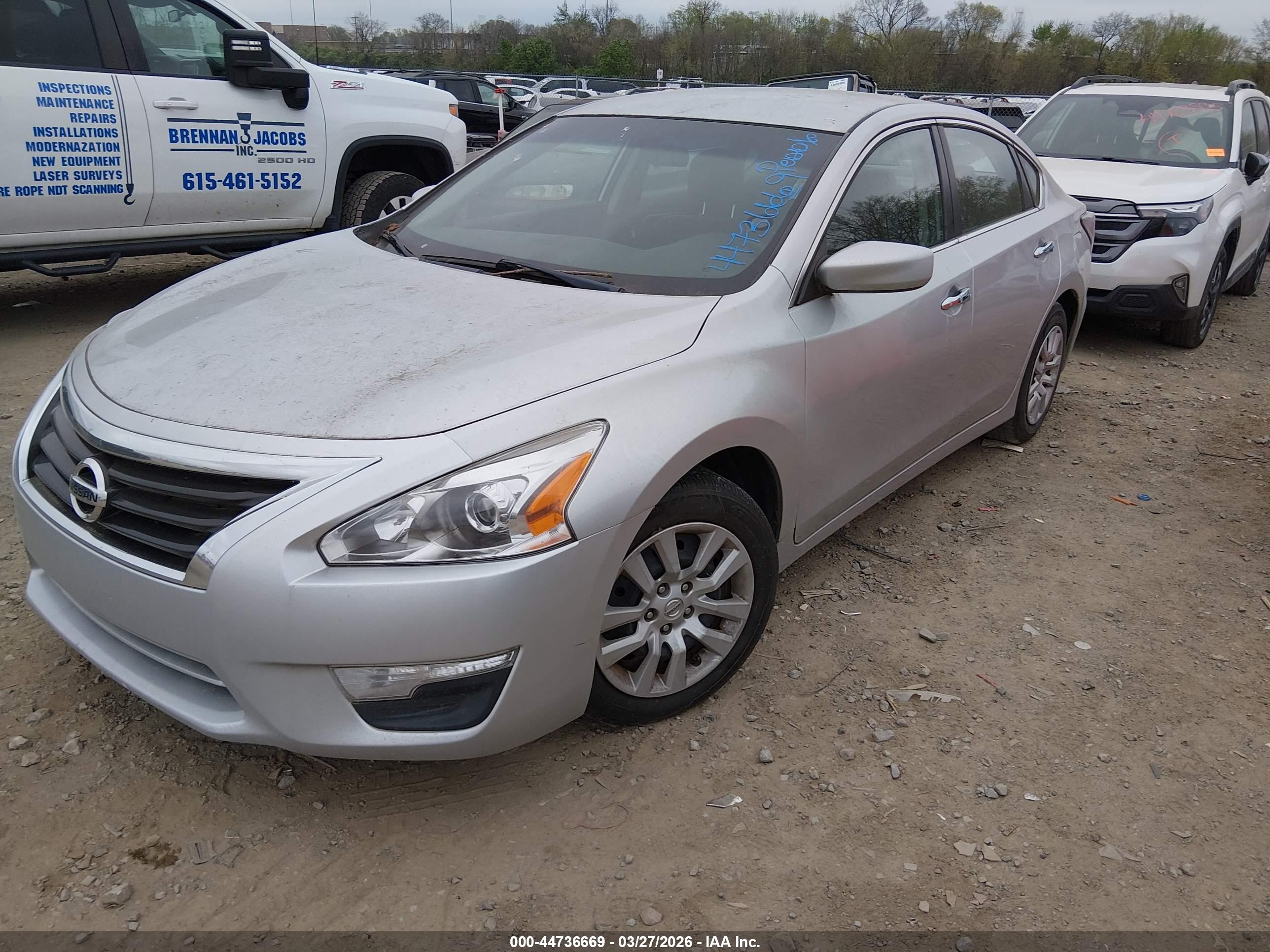 NISSAN ALTIMA image 2