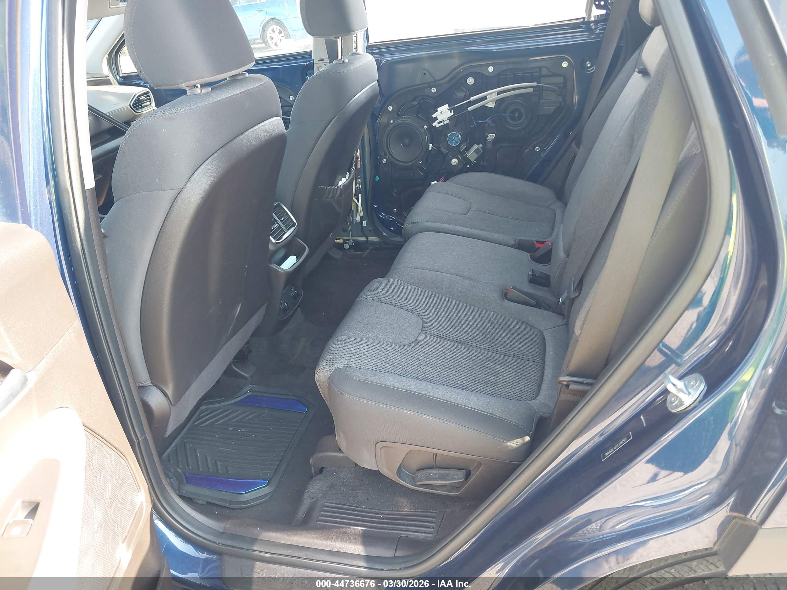 HYUNDAI SANTA image 8