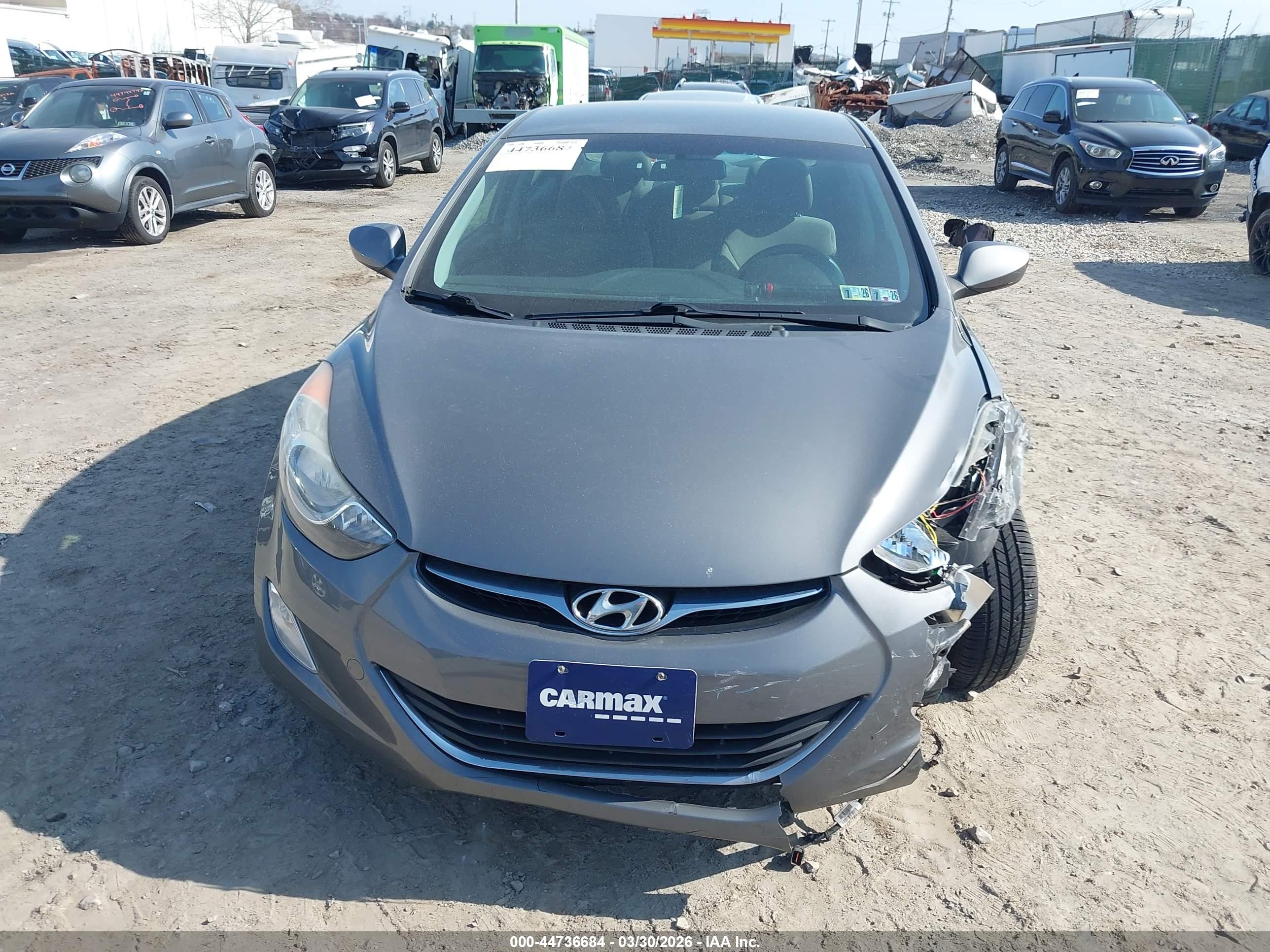 HYUNDAI ELANTRA image 6