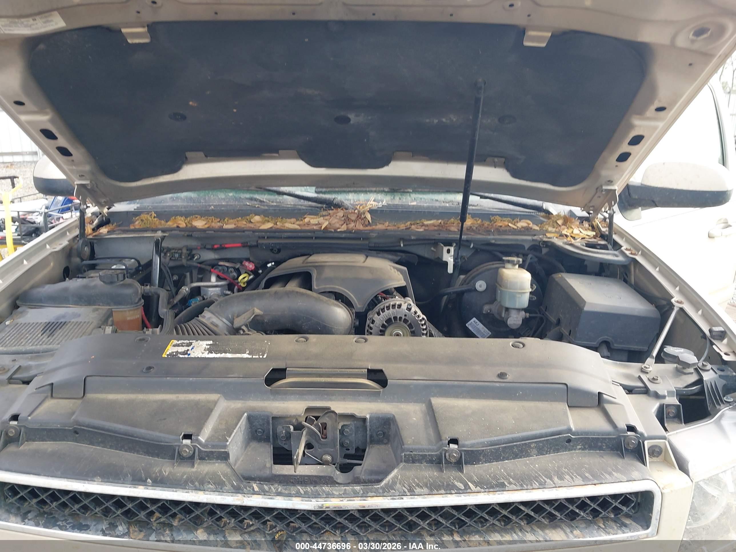 CHEVROLET SUBURBAN image 10