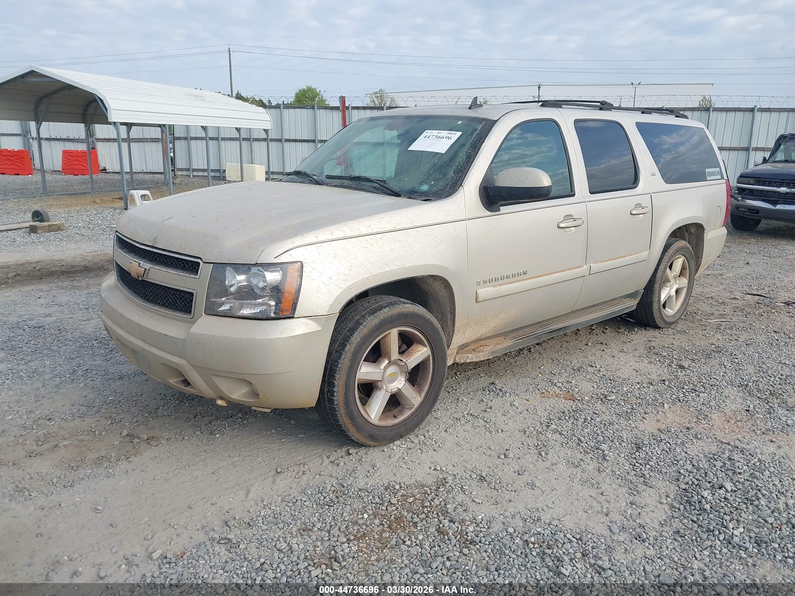 CHEVROLET SUBURBAN image 2