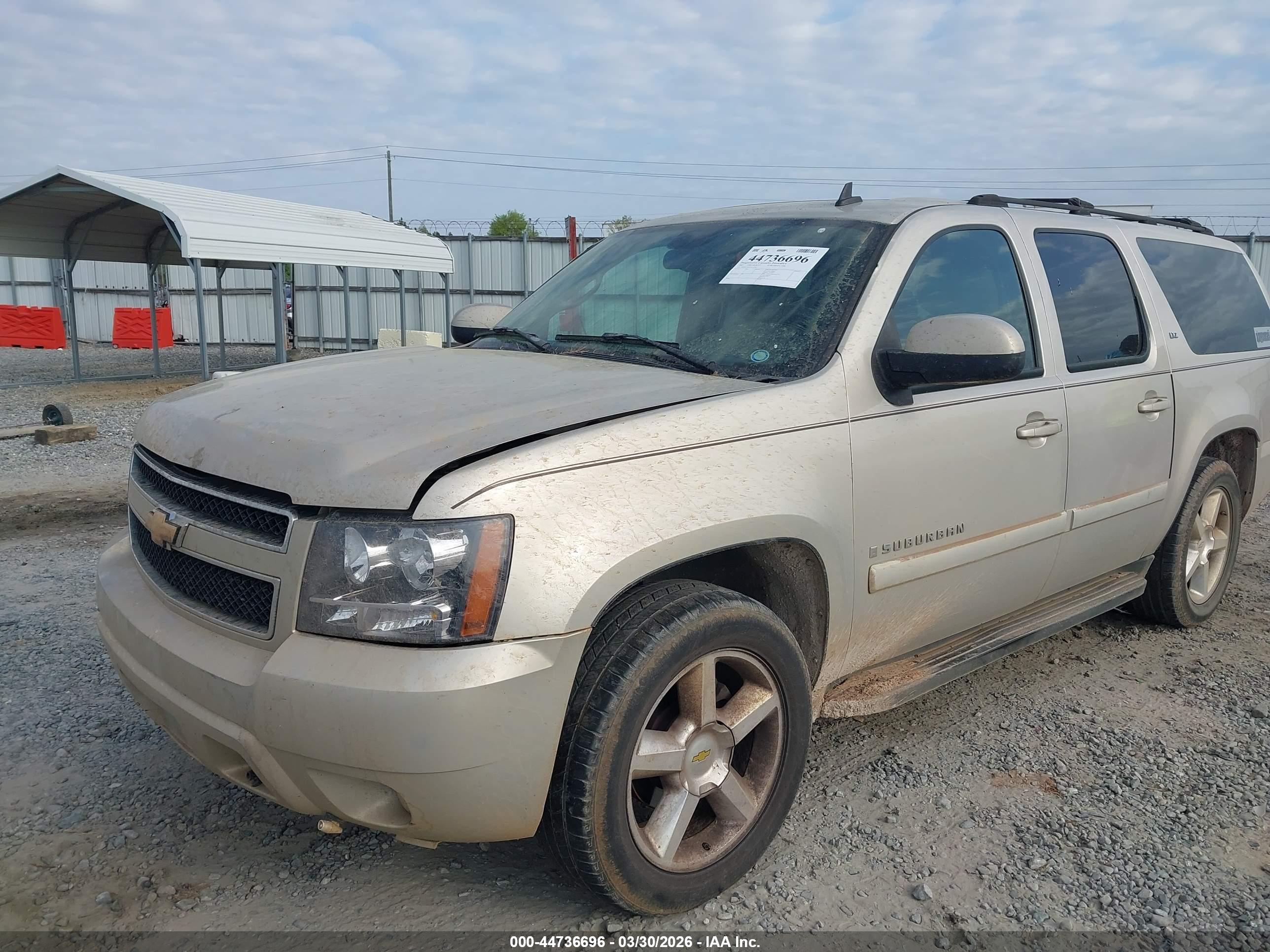 CHEVROLET SUBURBAN image 6