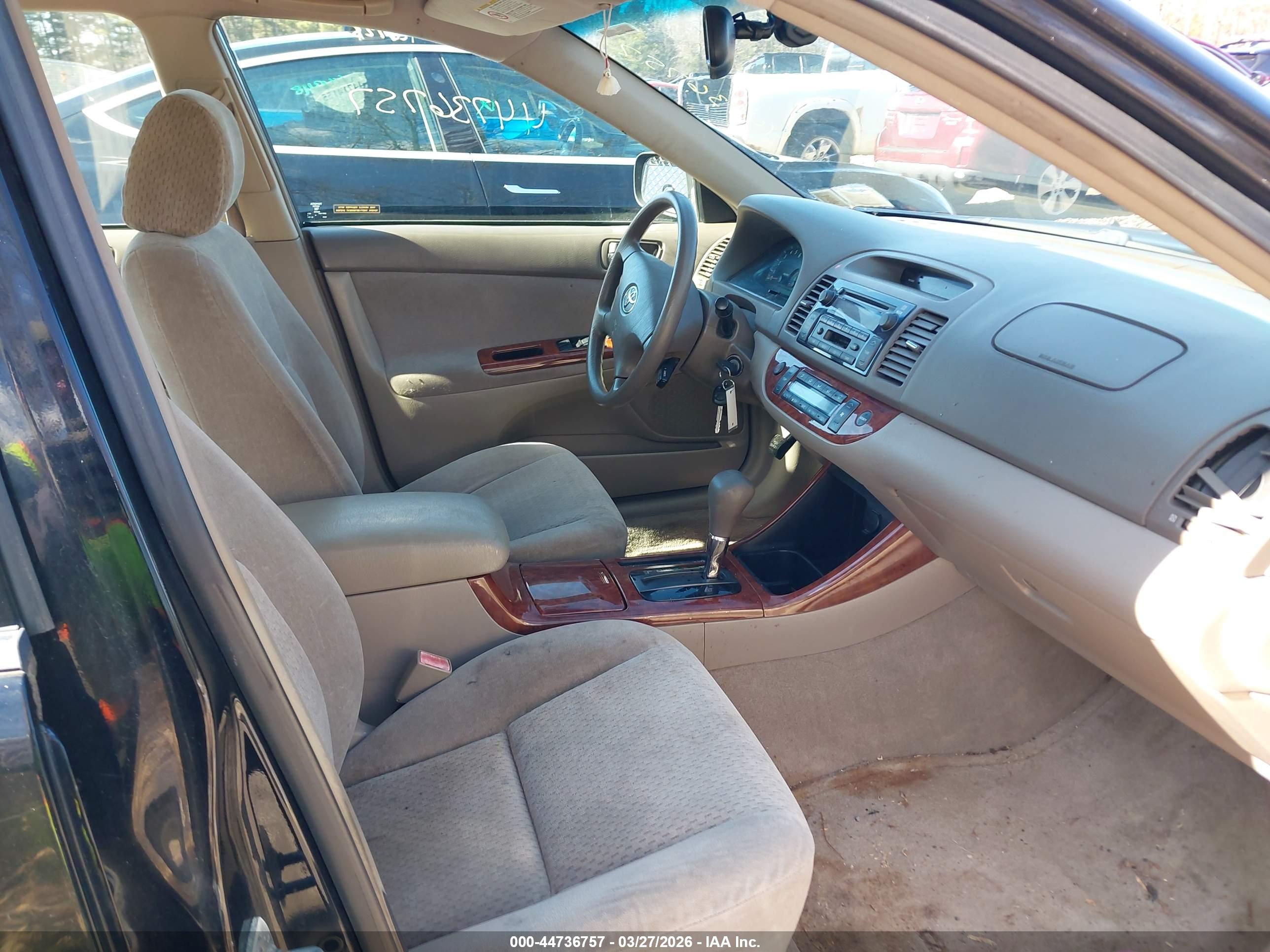 TOYOTA CAMRY image 5