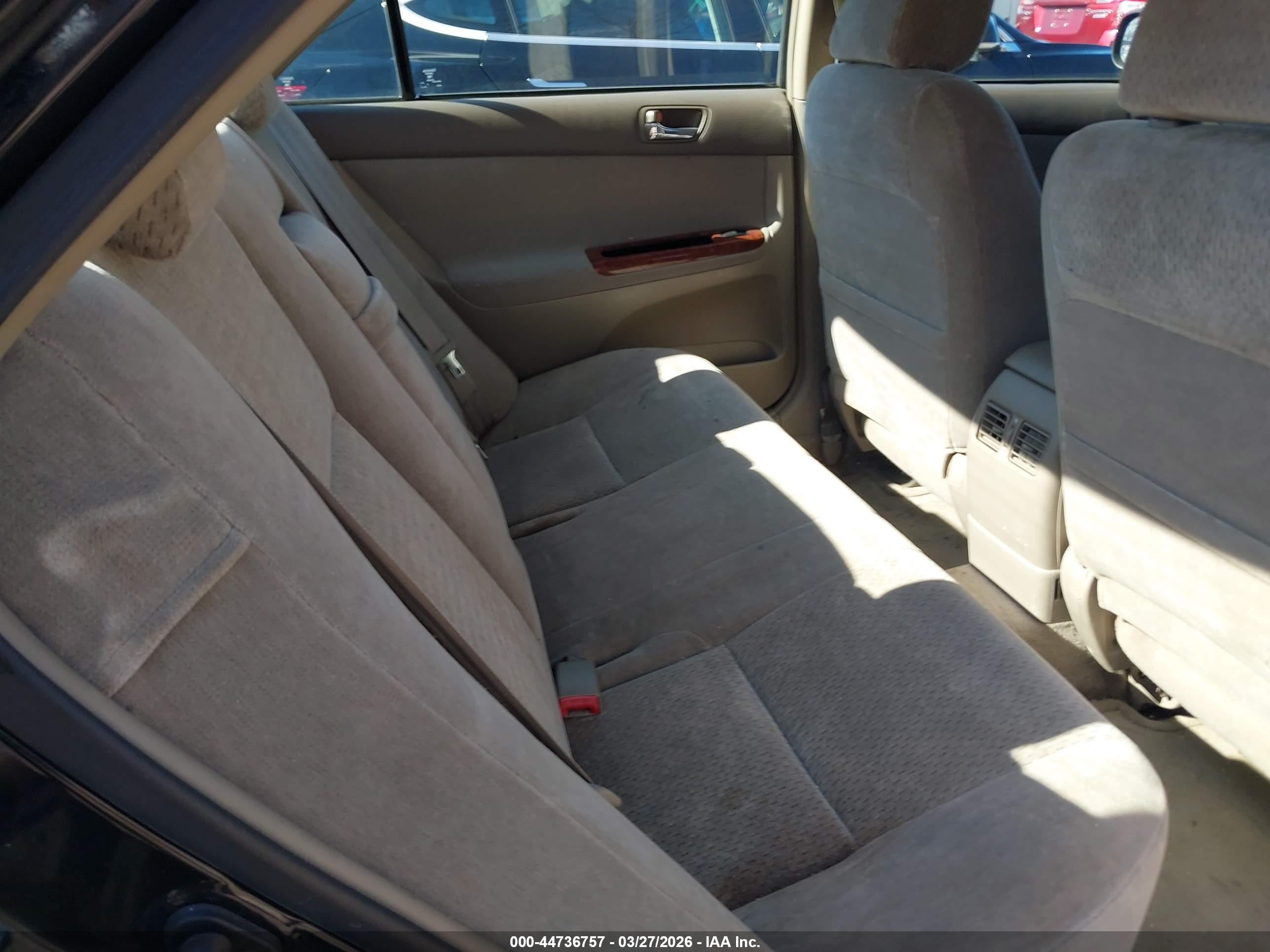 TOYOTA CAMRY image 8