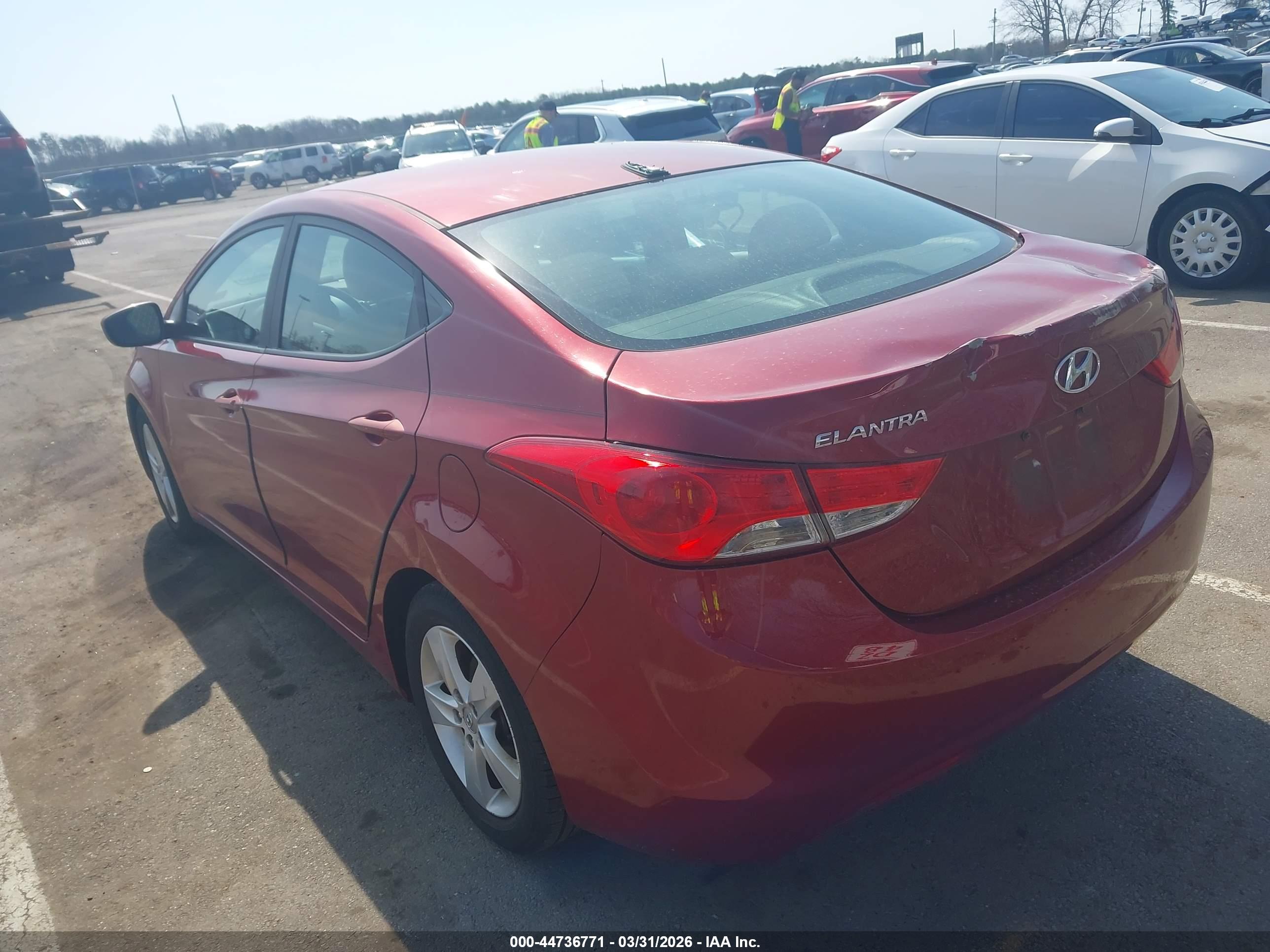 HYUNDAI ELANTRA image 3