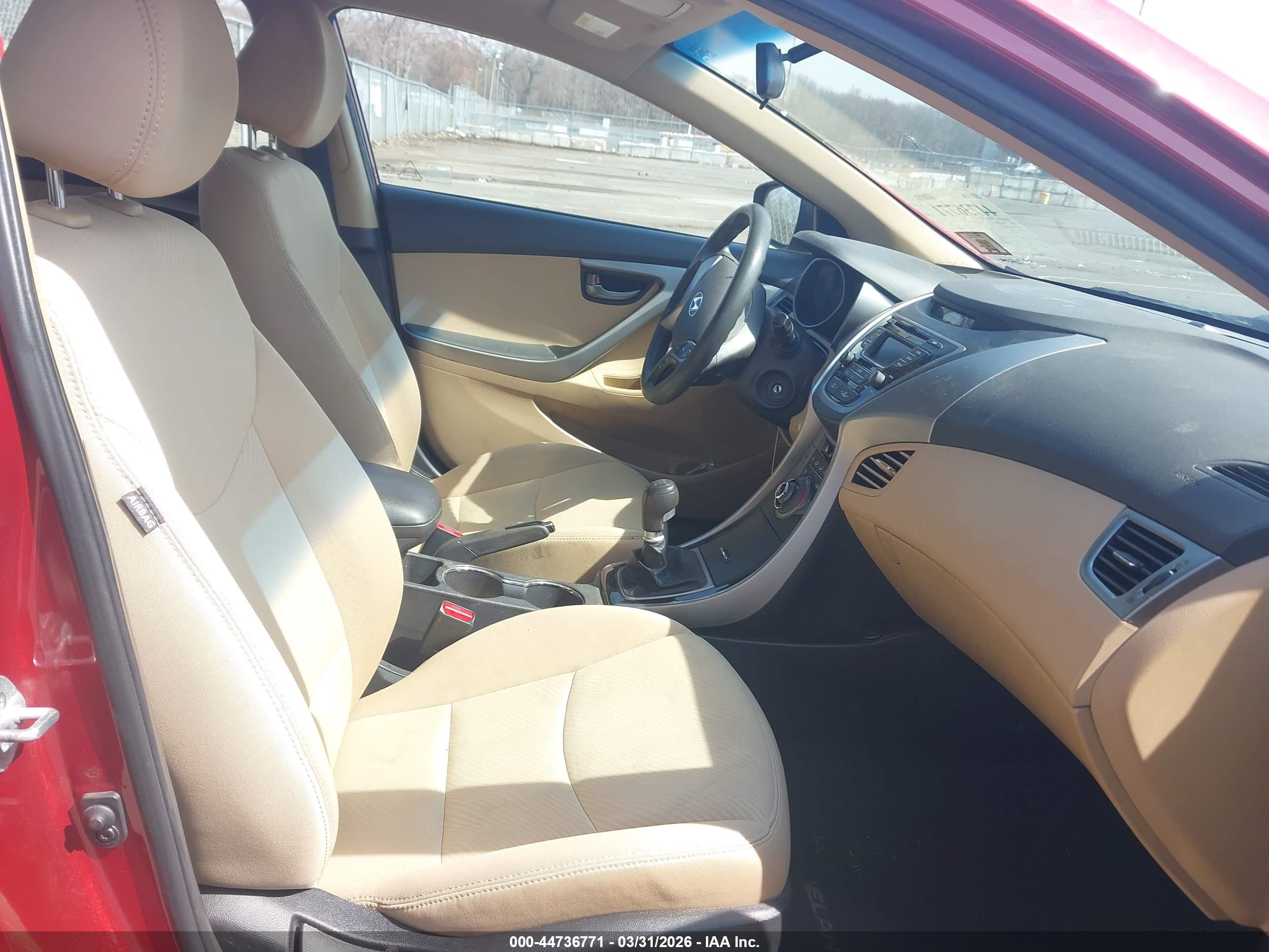 HYUNDAI ELANTRA image 5