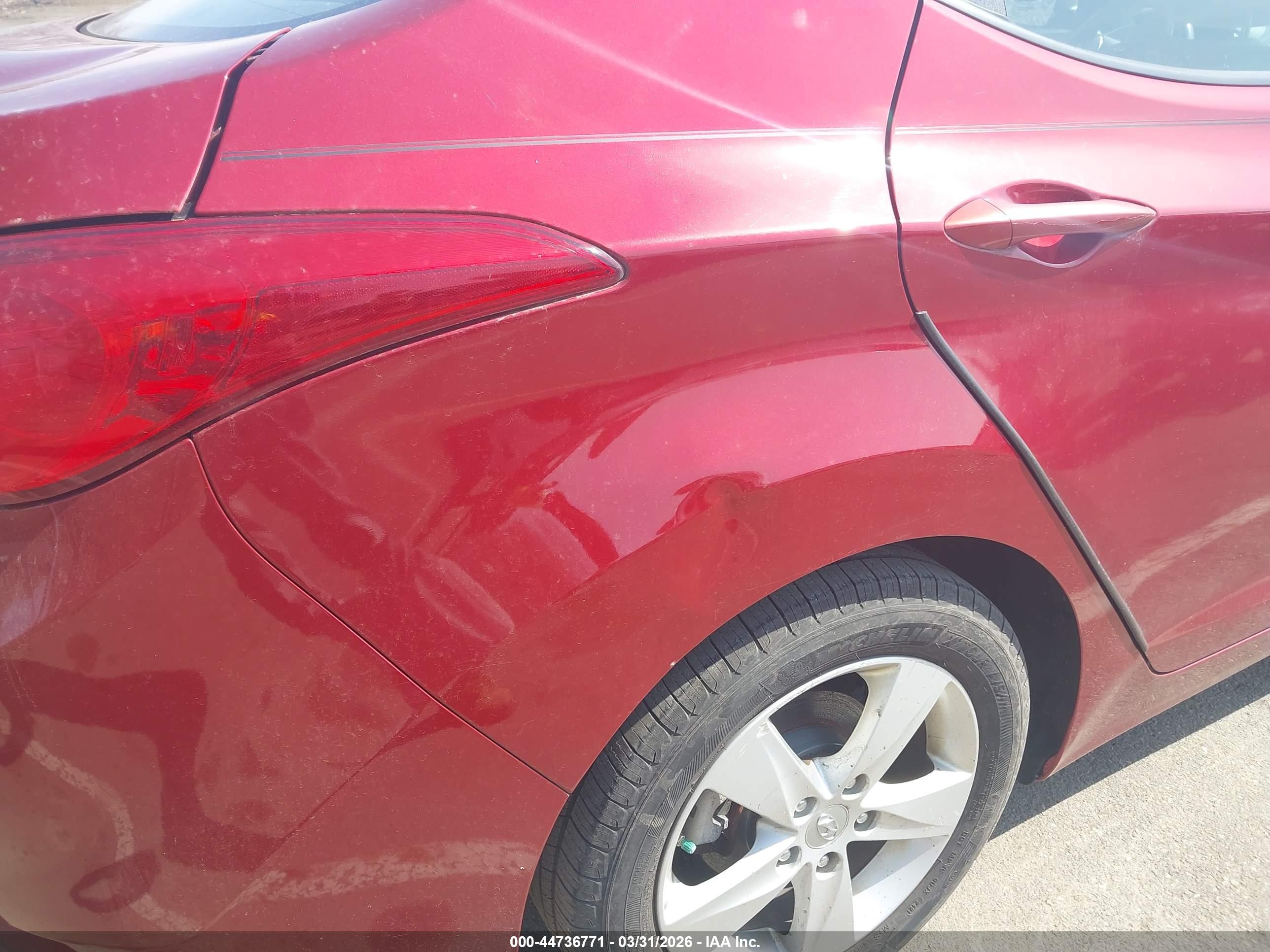 HYUNDAI ELANTRA image 6