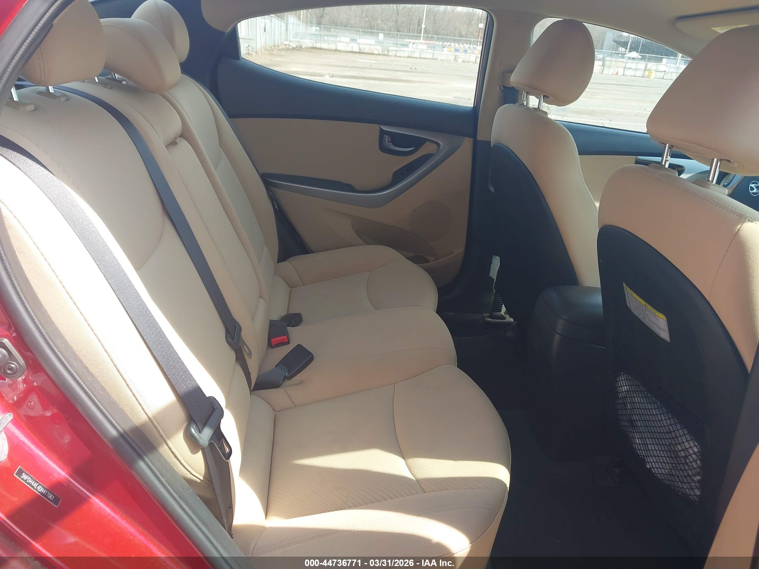 HYUNDAI ELANTRA image 8