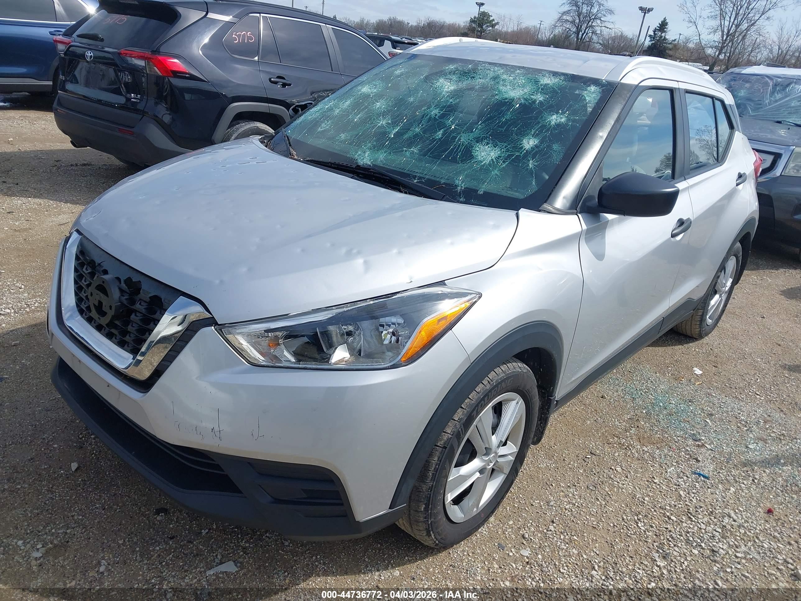 NISSAN KICKS image 2