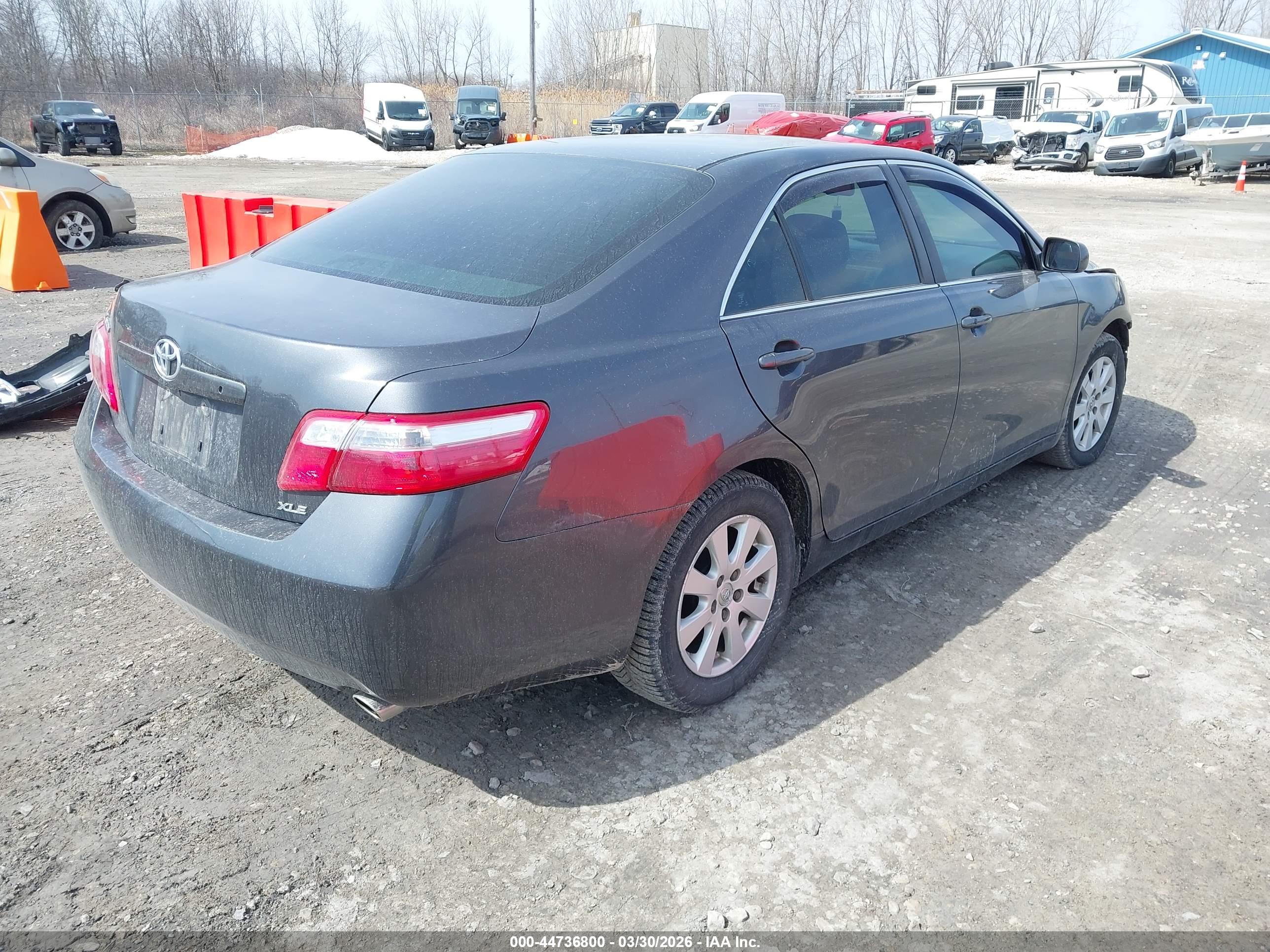 TOYOTA CAMRY image 4