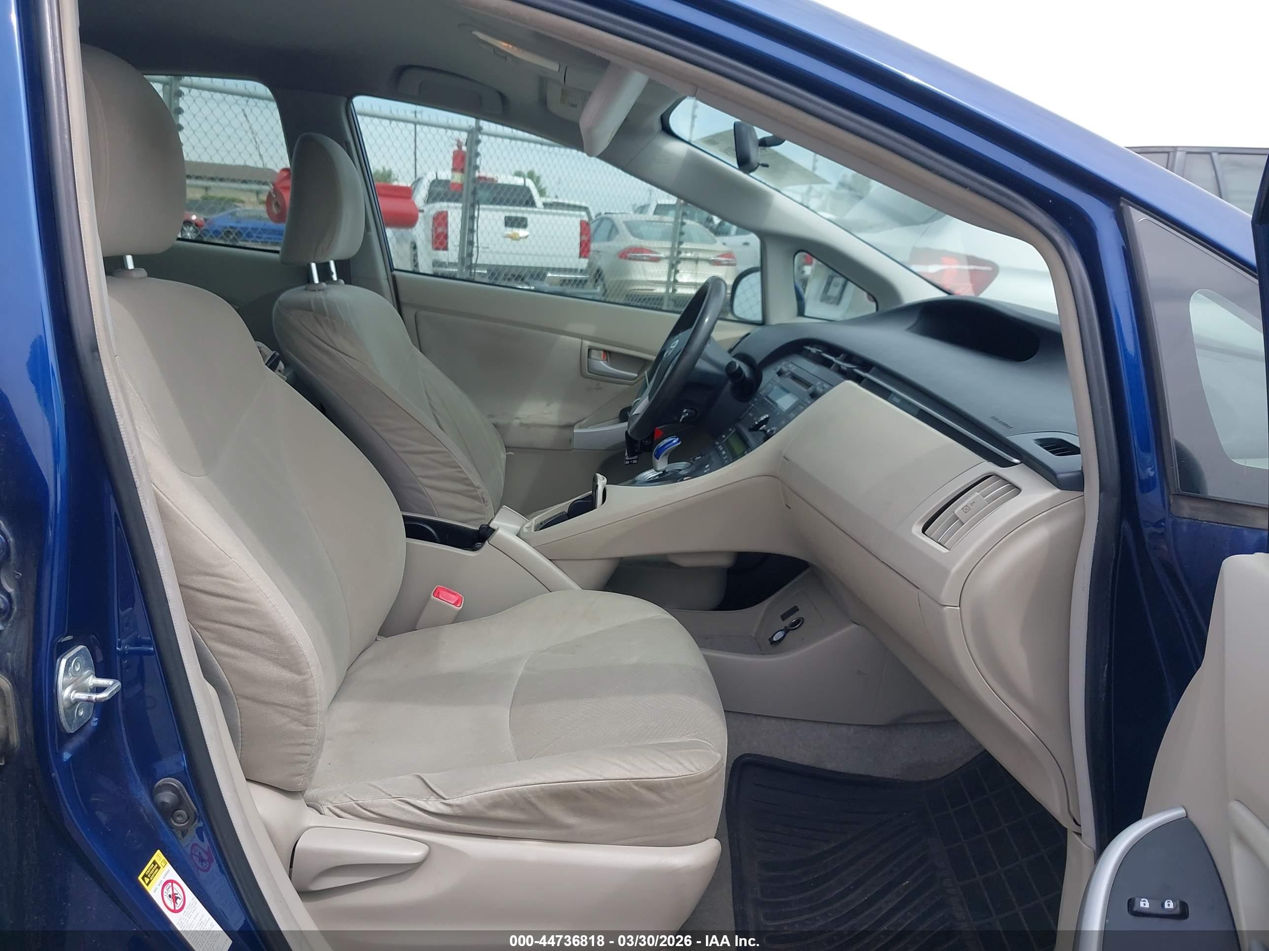 TOYOTA PRIUS image 5