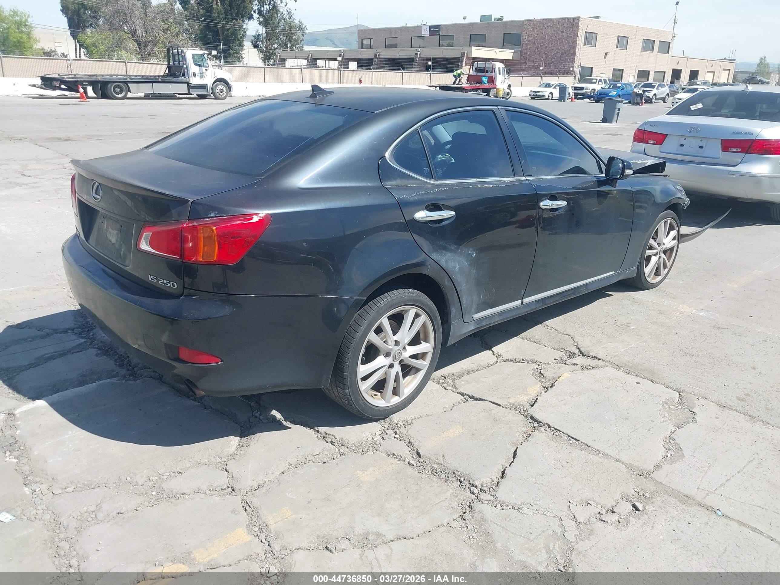 LEXUS IS image 4