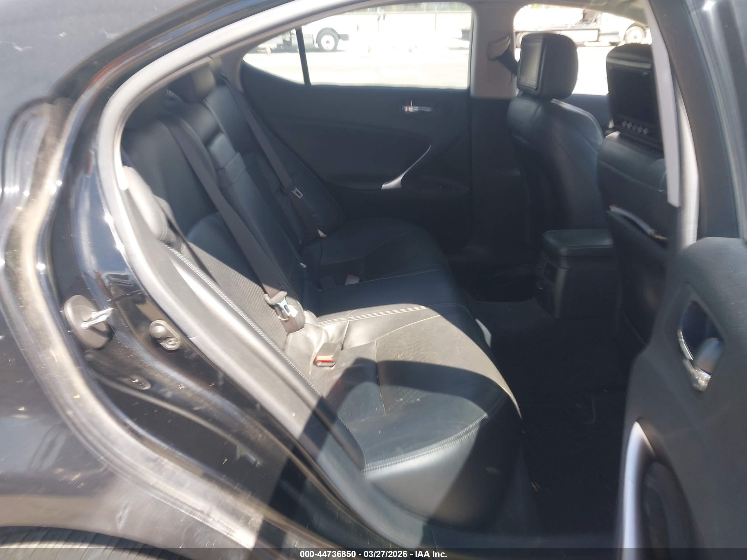 LEXUS IS image 8
