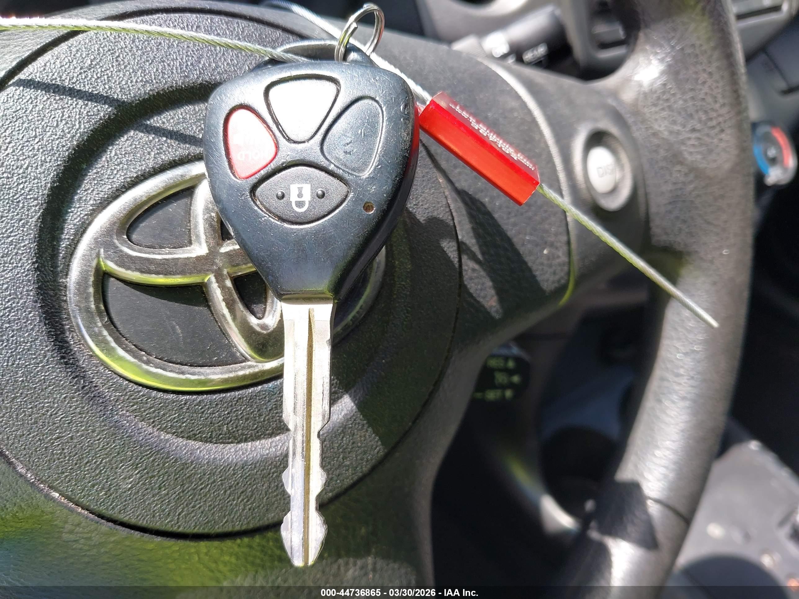 TOYOTA RAV4 image 11