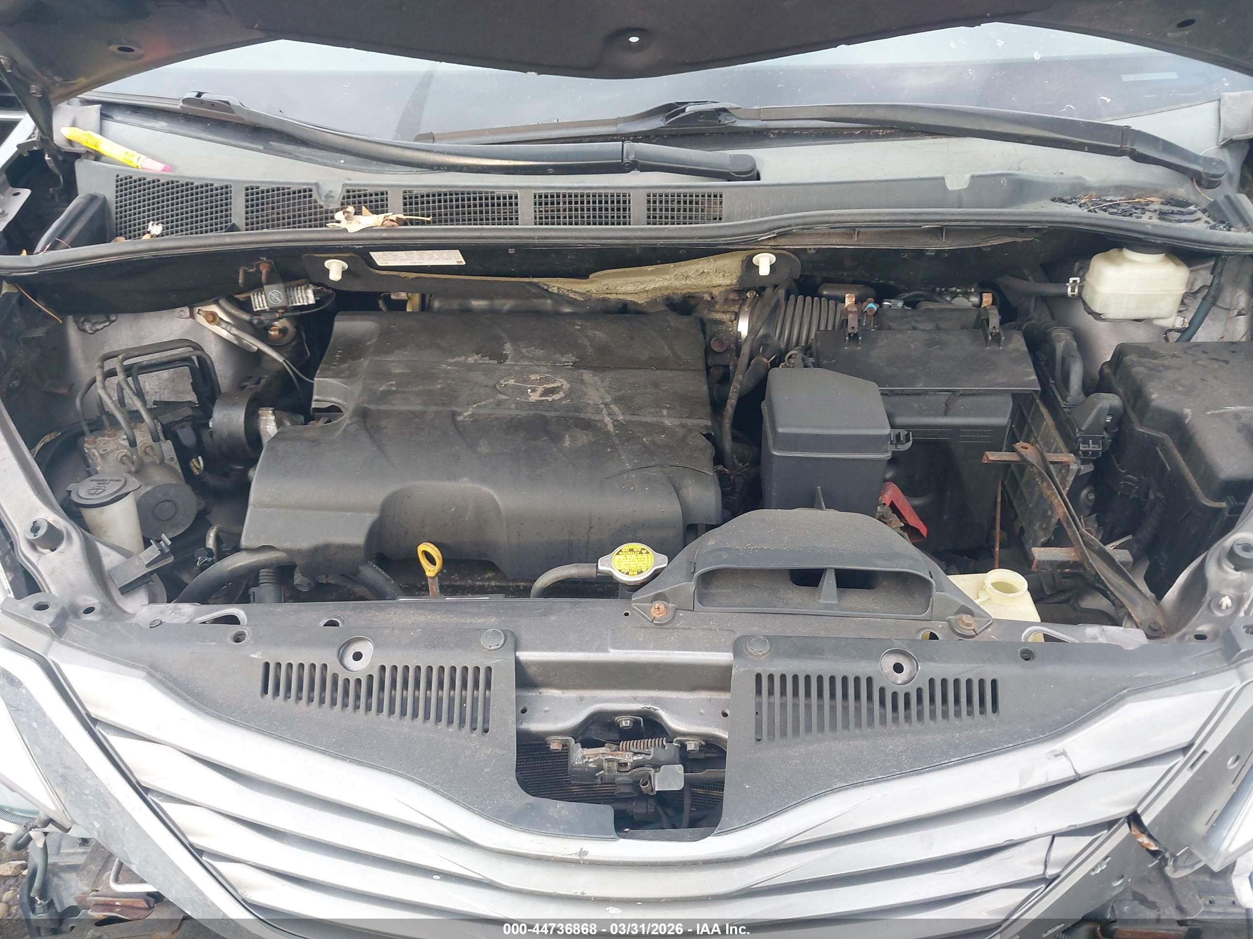 TOYOTA SIENNA image 10