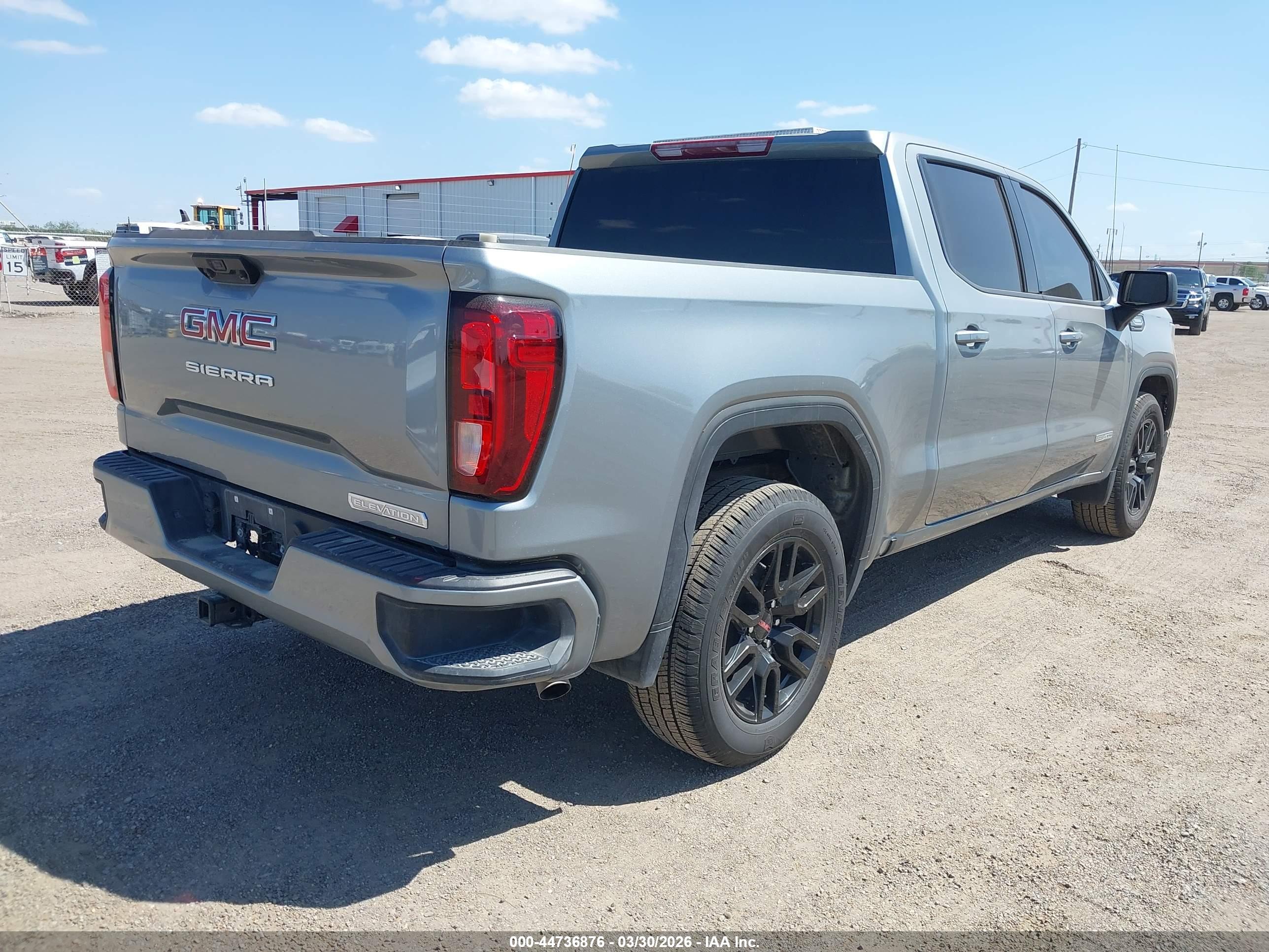 GMC SIERRA image 4