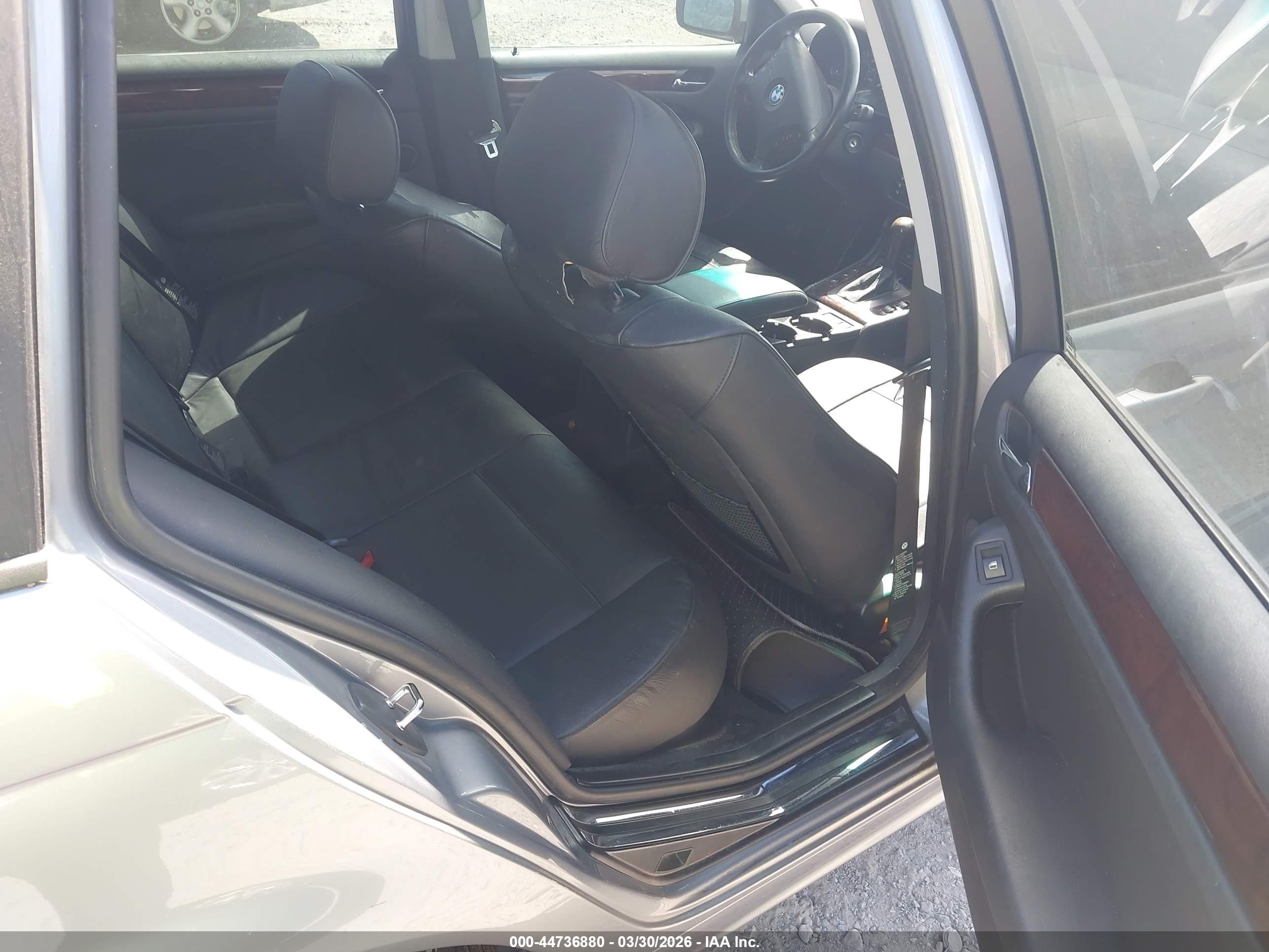 BMW 325XIT image 8