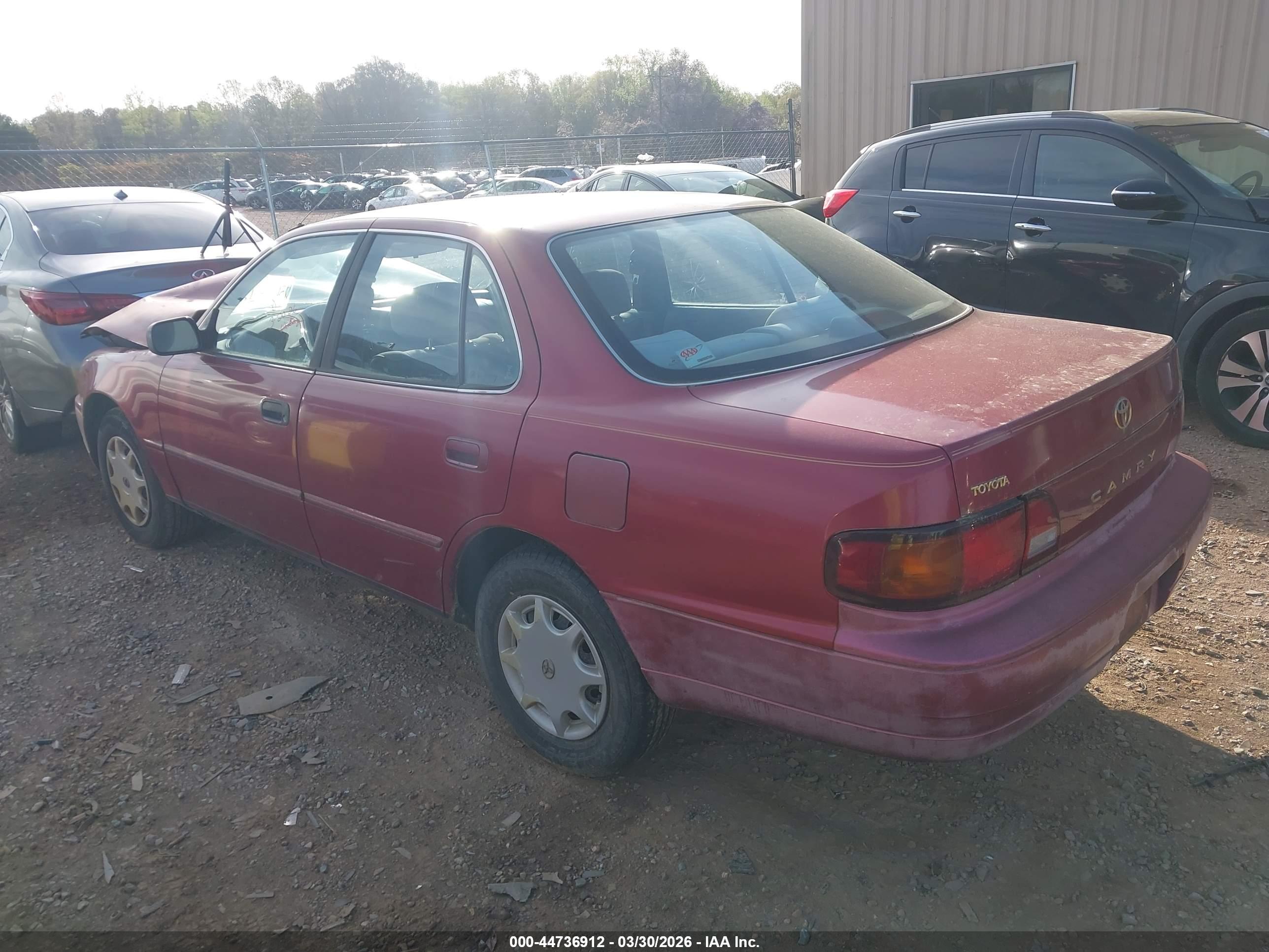 TOYOTA CAMRY image 3