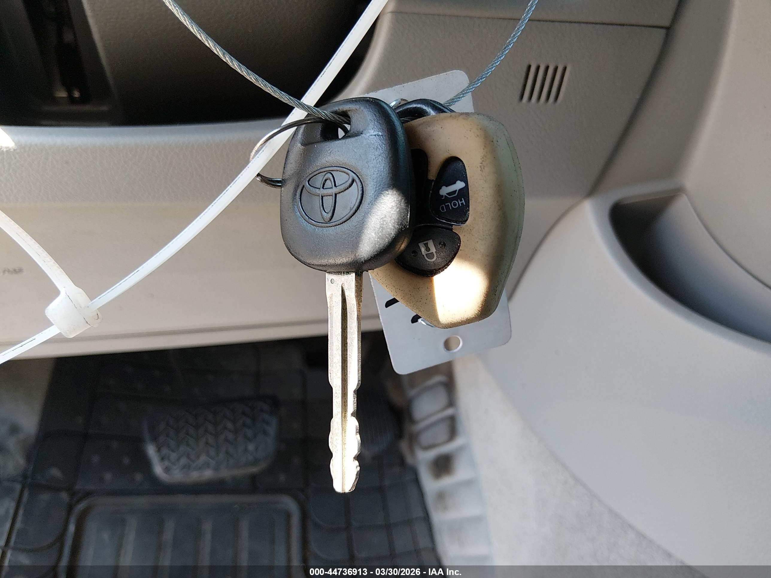 TOYOTA CAMRY image 11