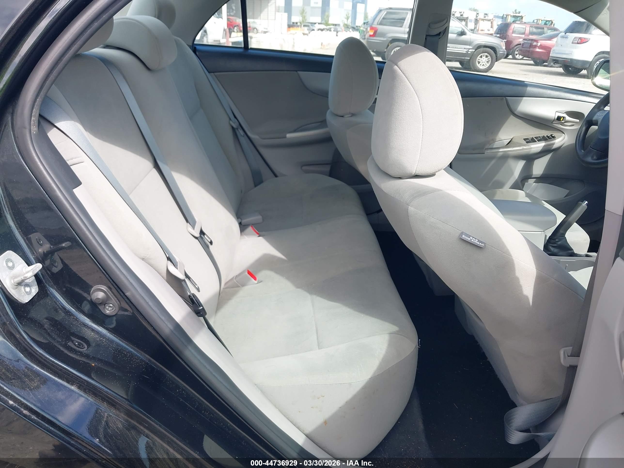 TOYOTA COROLLA image 8