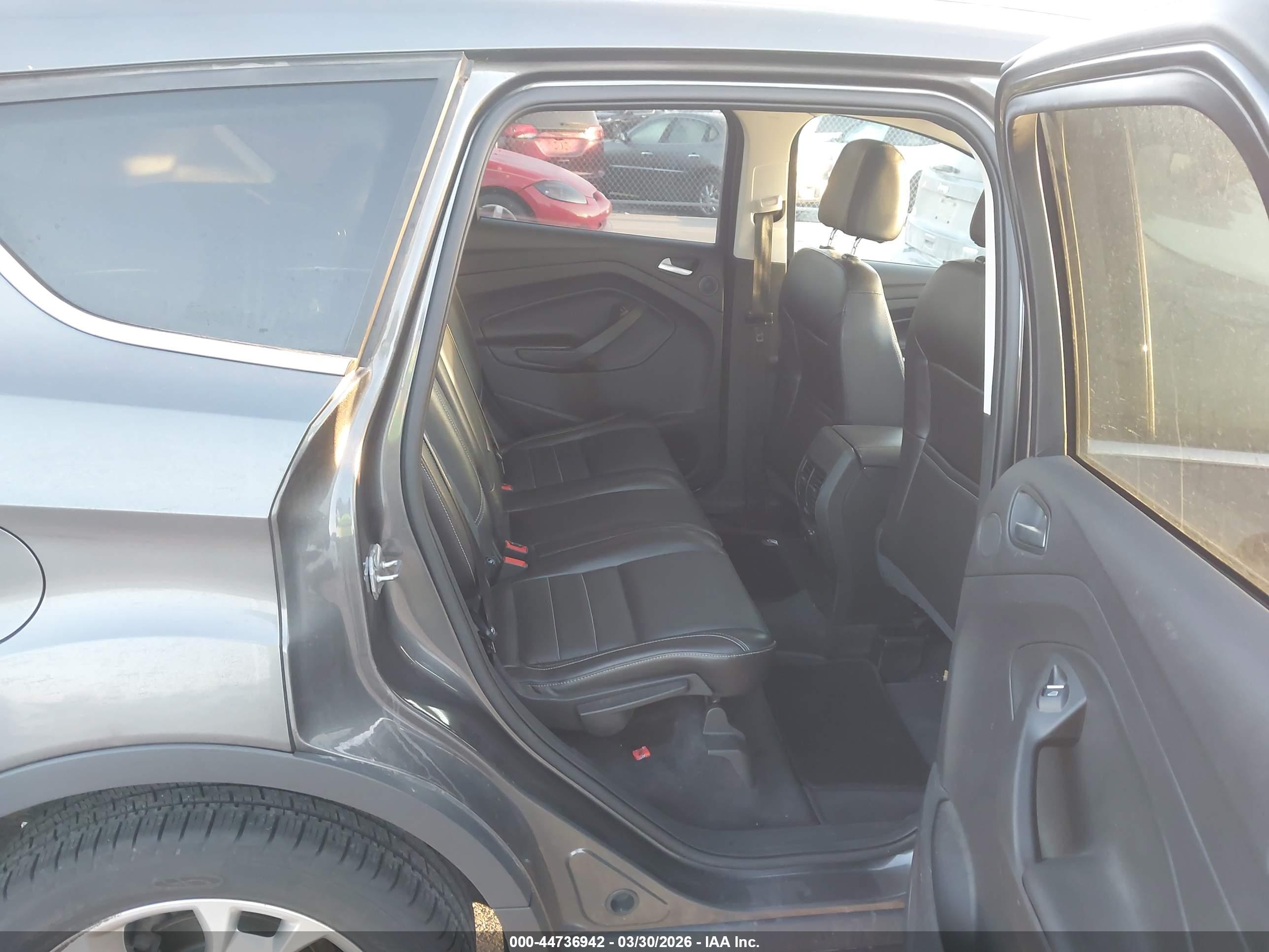 FORD ESCAPE image 8