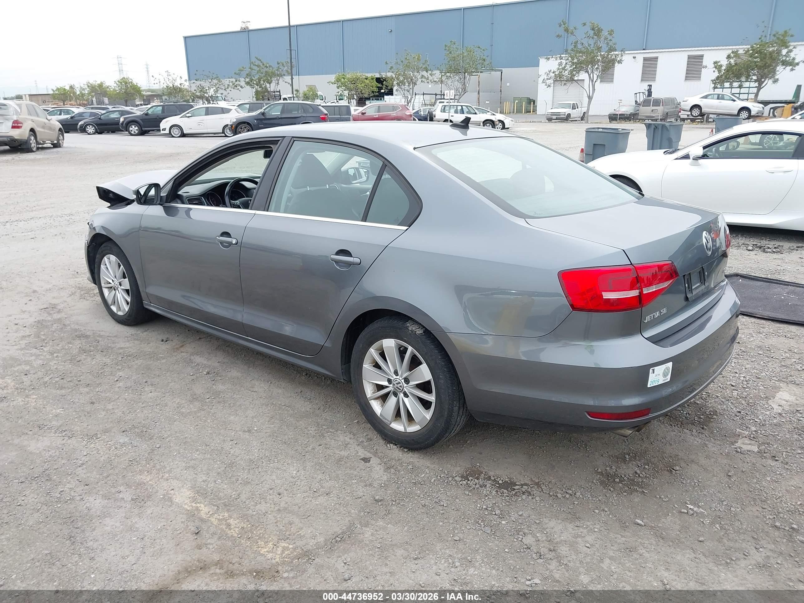 VOLKSWAGEN JETTA image 3