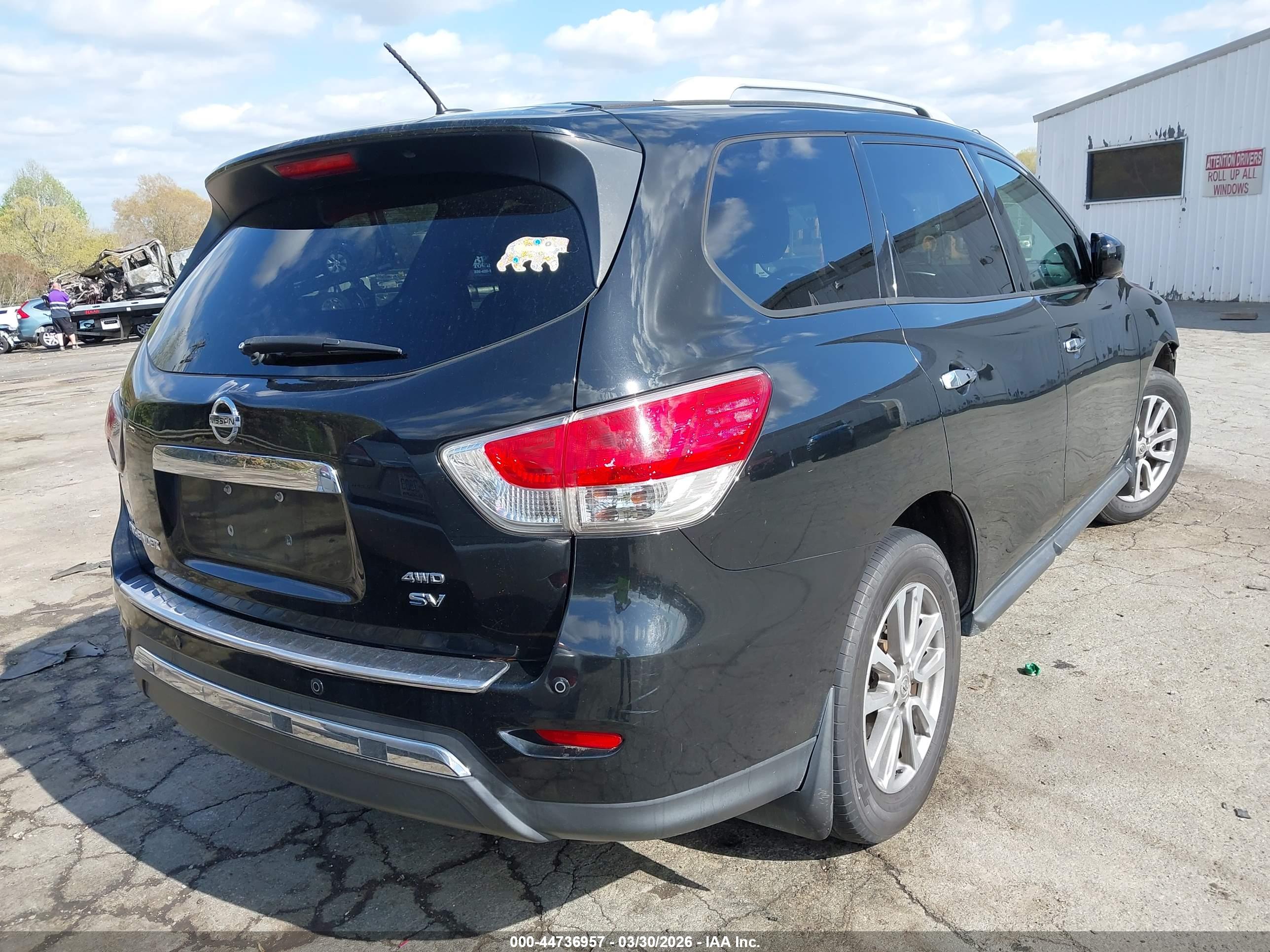 NISSAN PATHFINDER image 4