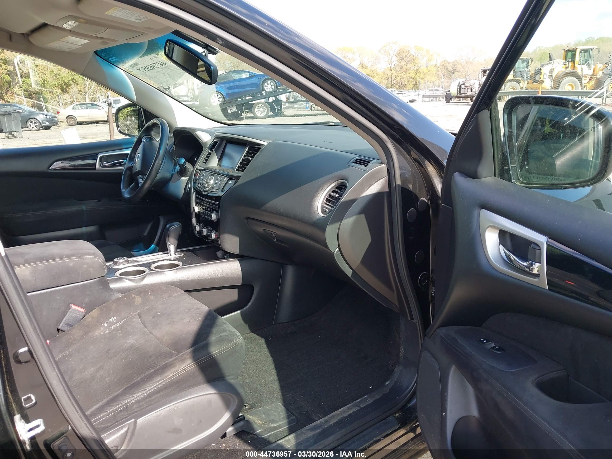 NISSAN PATHFINDER image 5