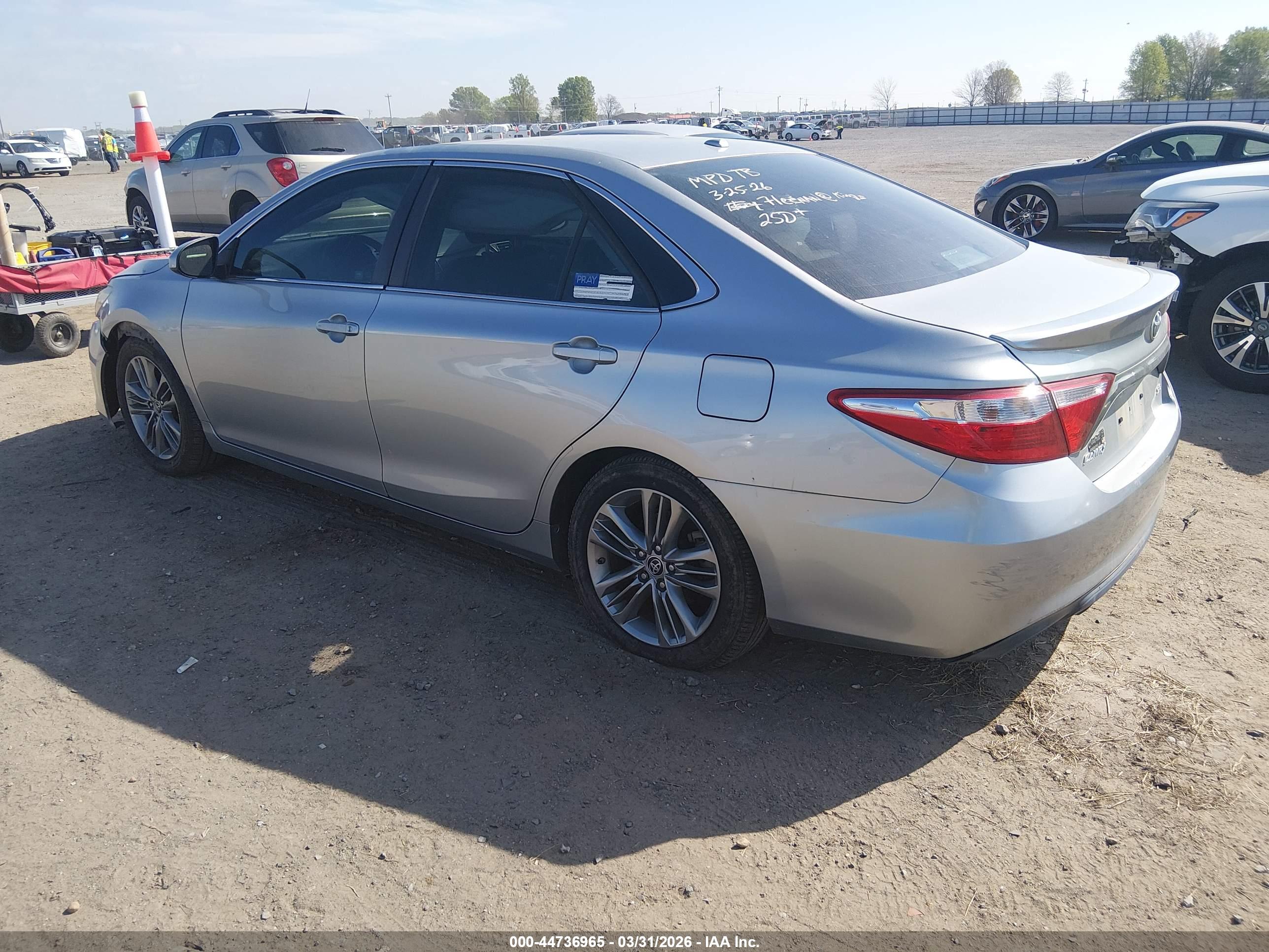 TOYOTA CAMRY image 3