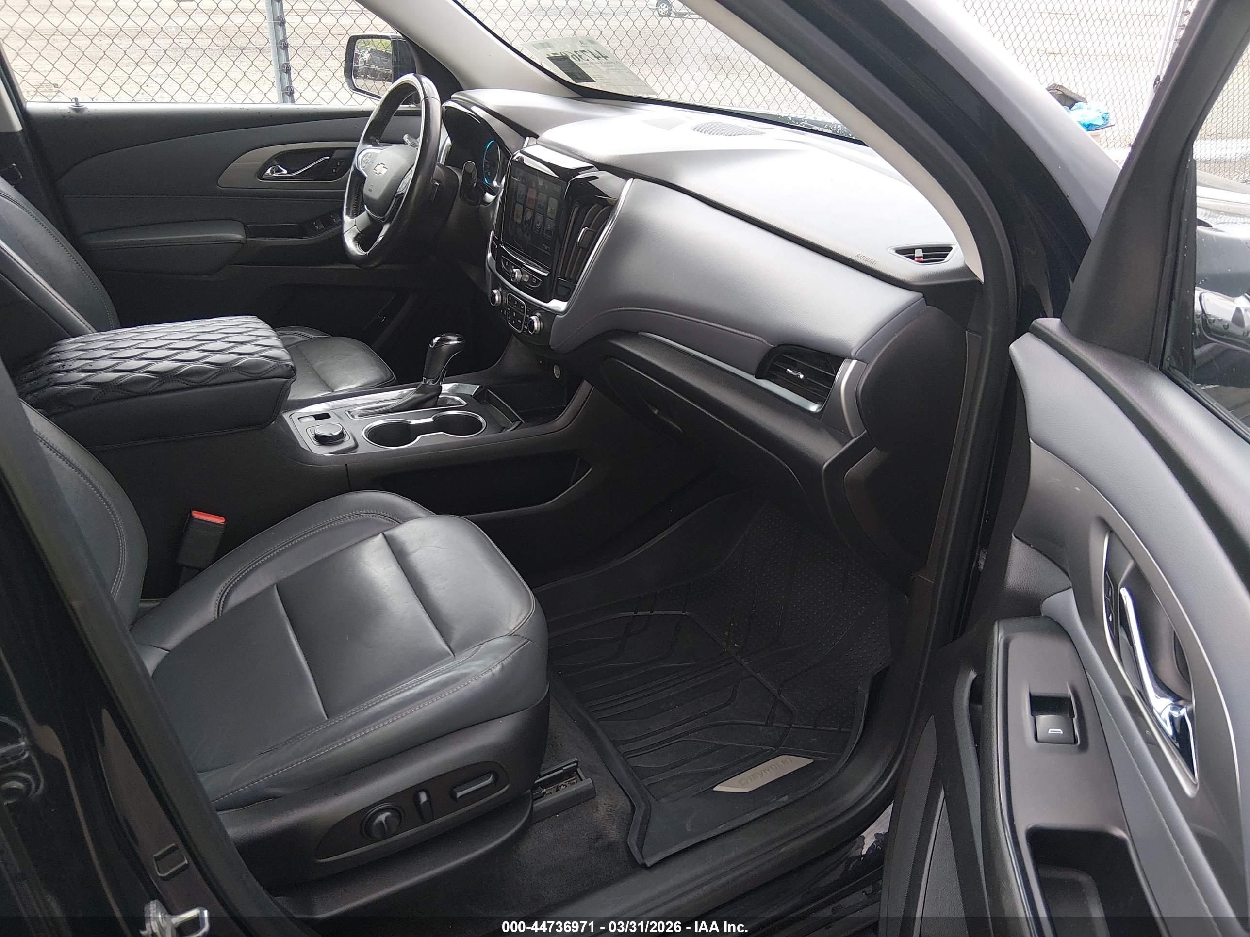 CHEVROLET TRAVERSE image 5