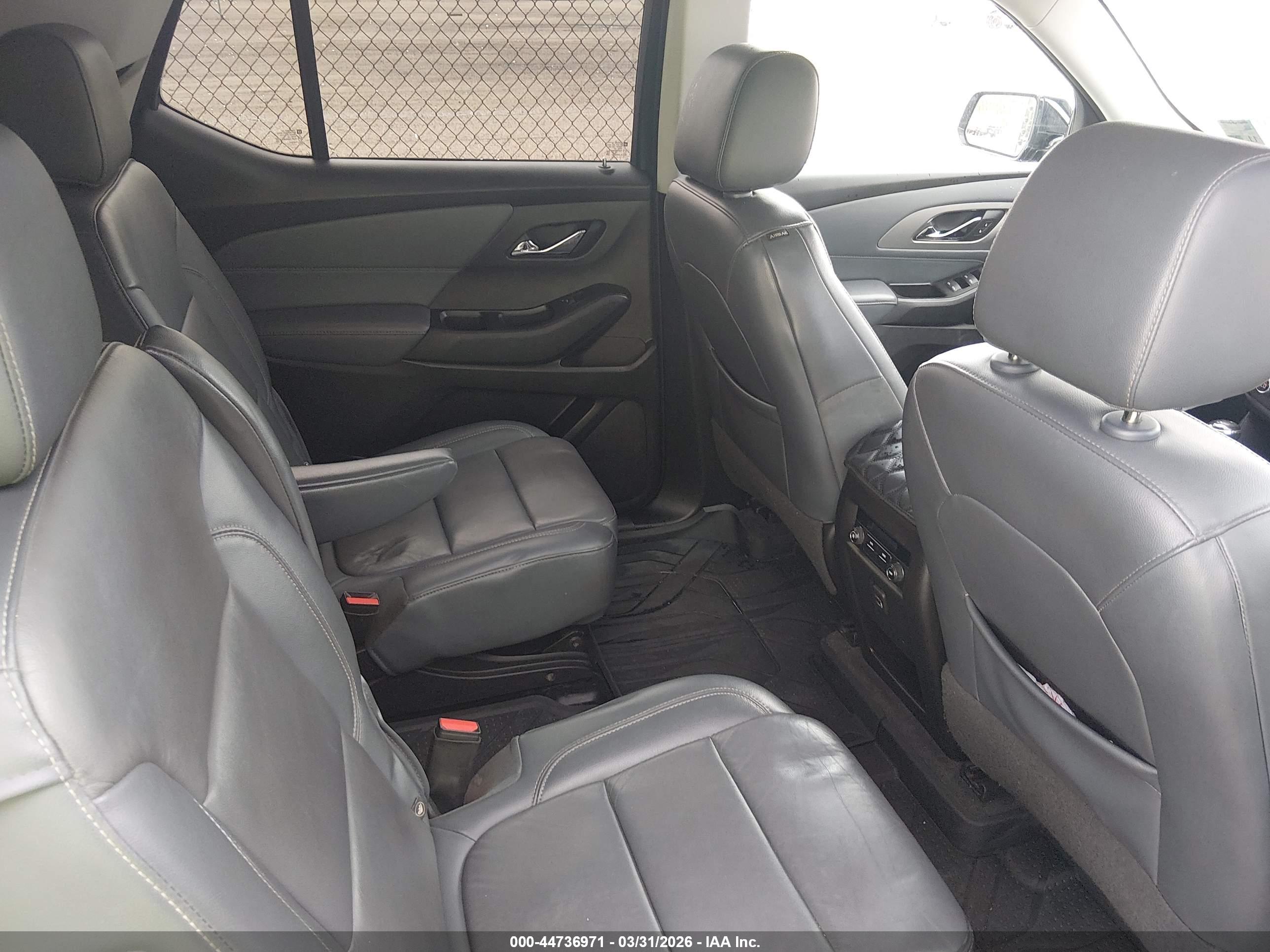 CHEVROLET TRAVERSE image 8