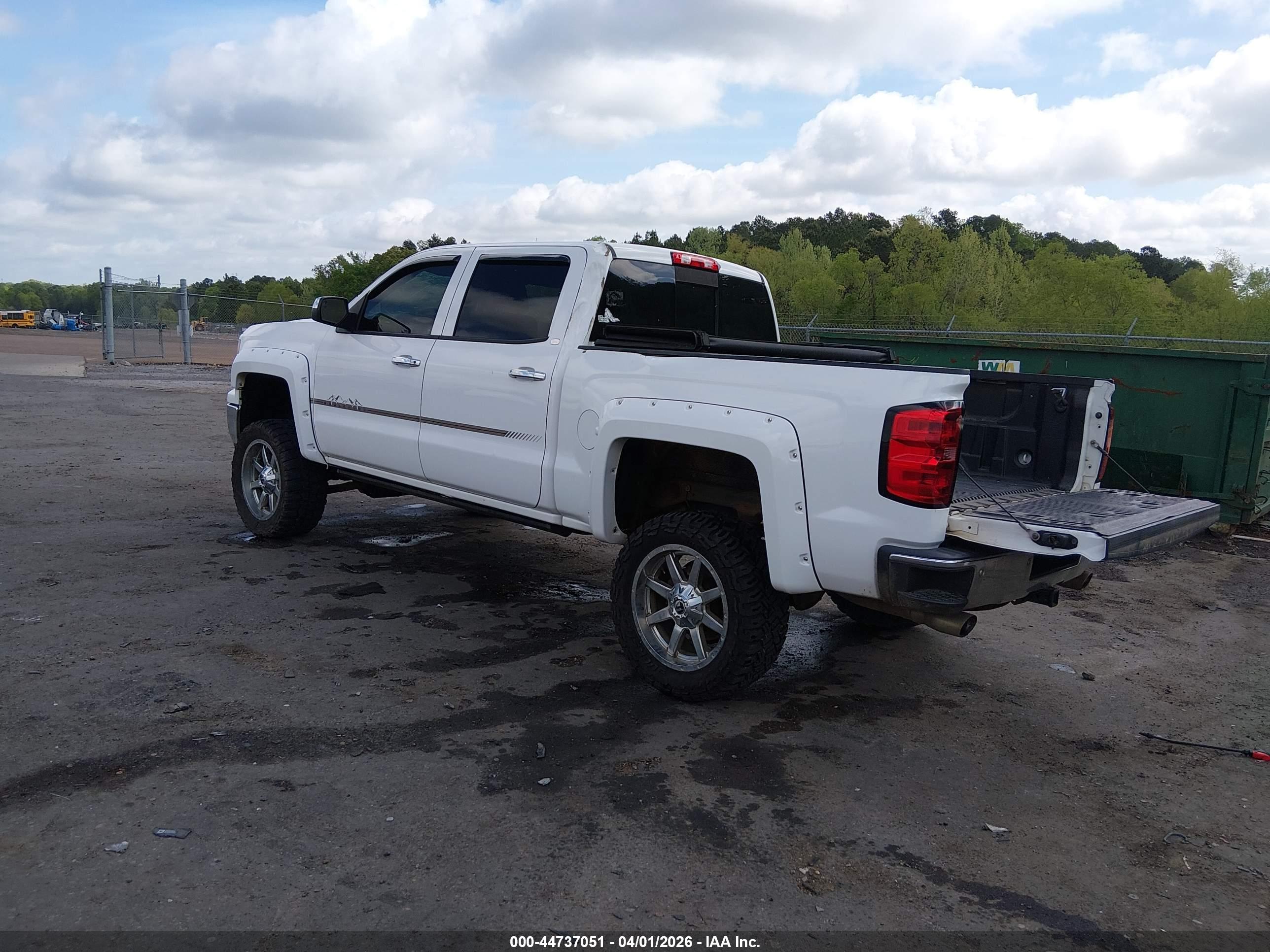CHEVROLET SILVERADO image 3