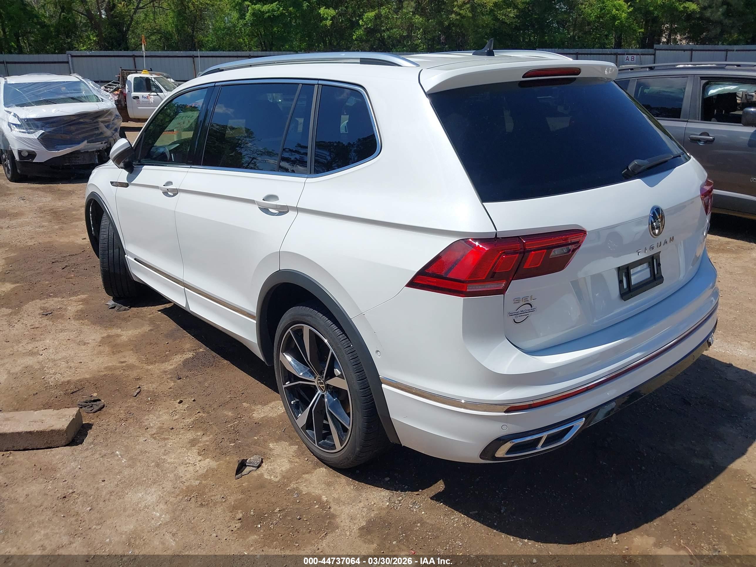 VOLKSWAGEN TIGUAN image 3