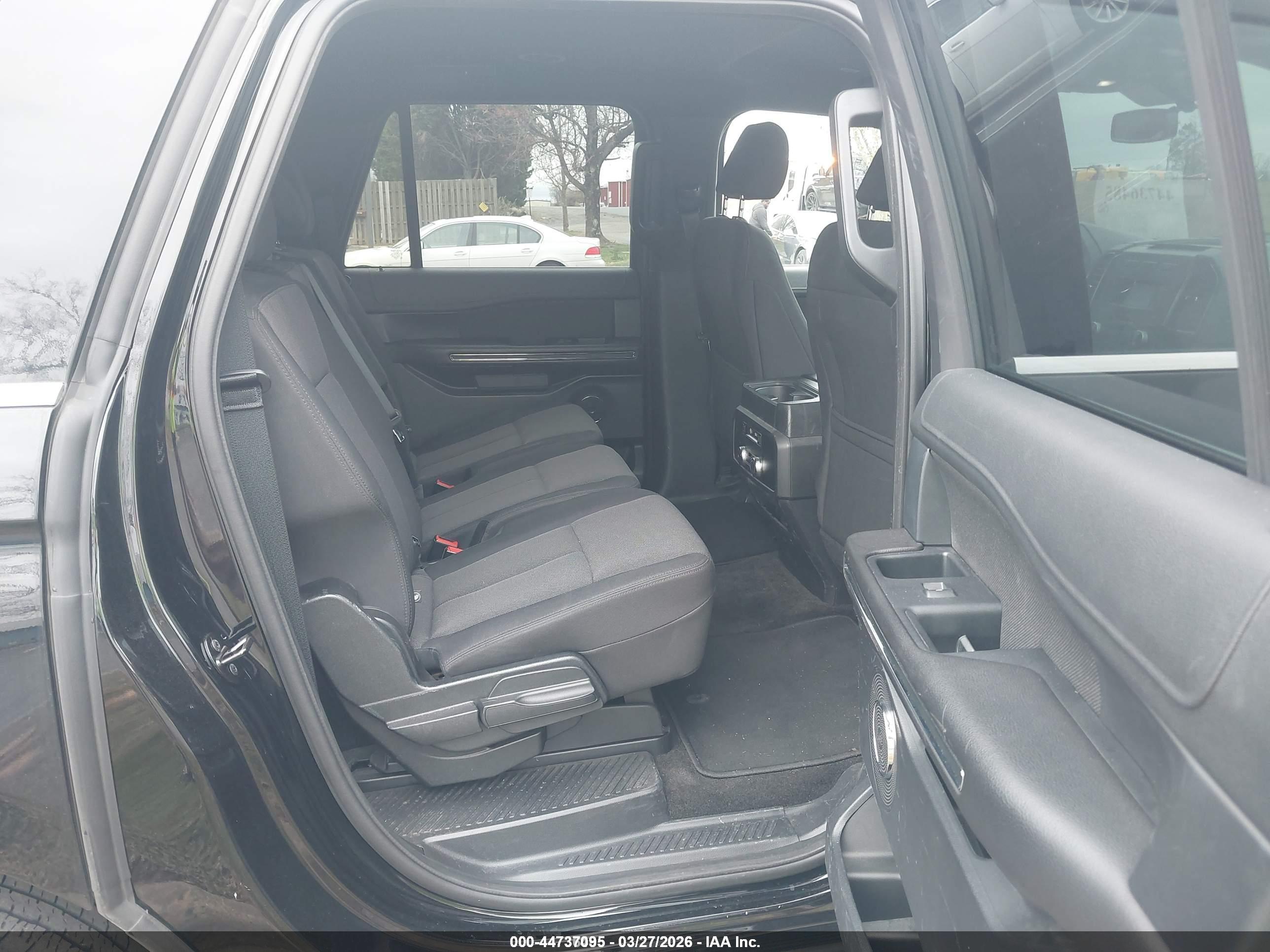 FORD EXPEDITION image 8