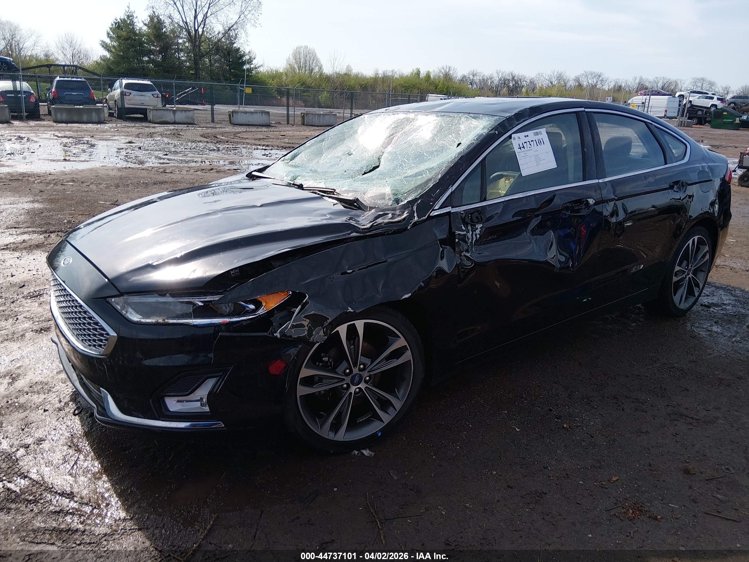 FORD FUSION image 2