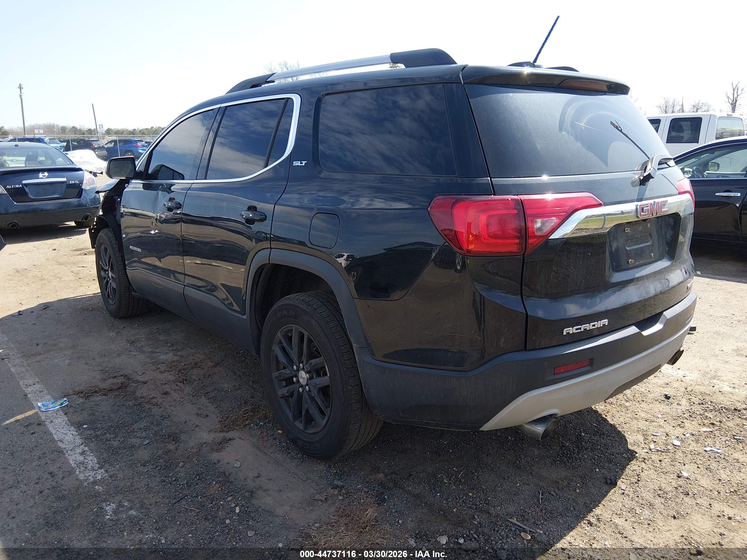 GMC ACADIA image 3