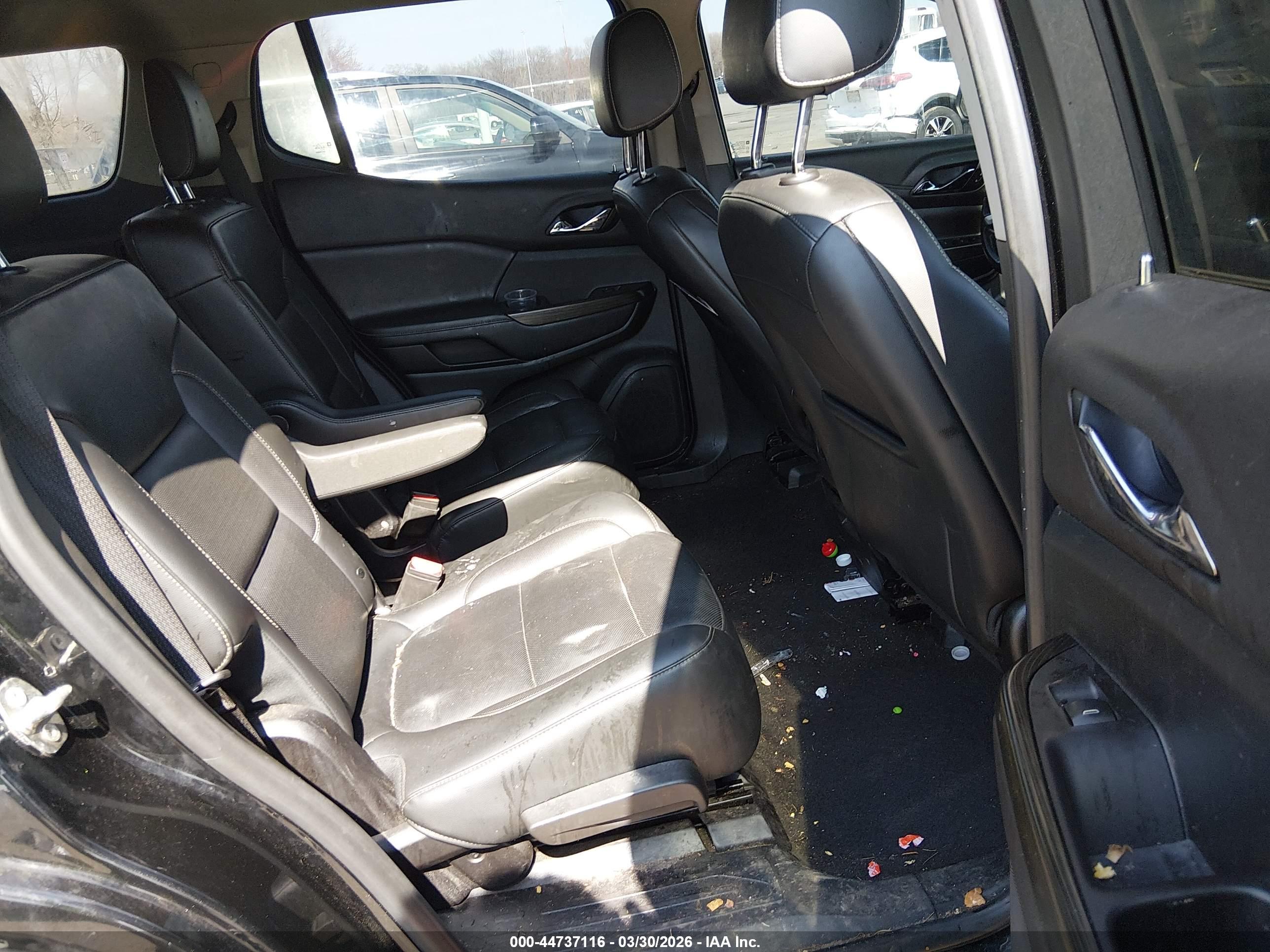 GMC ACADIA image 8