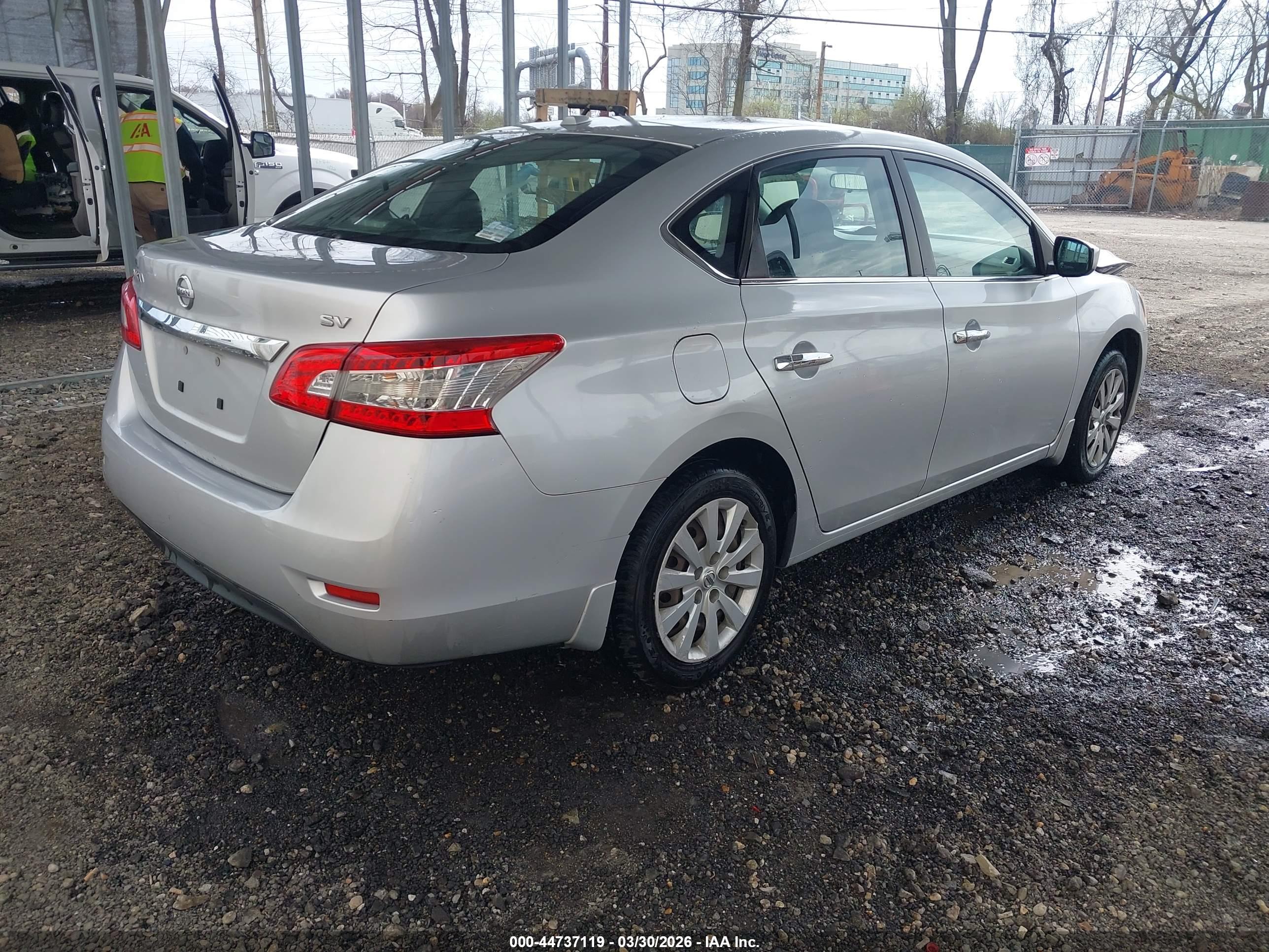 NISSAN SENTRA image 4