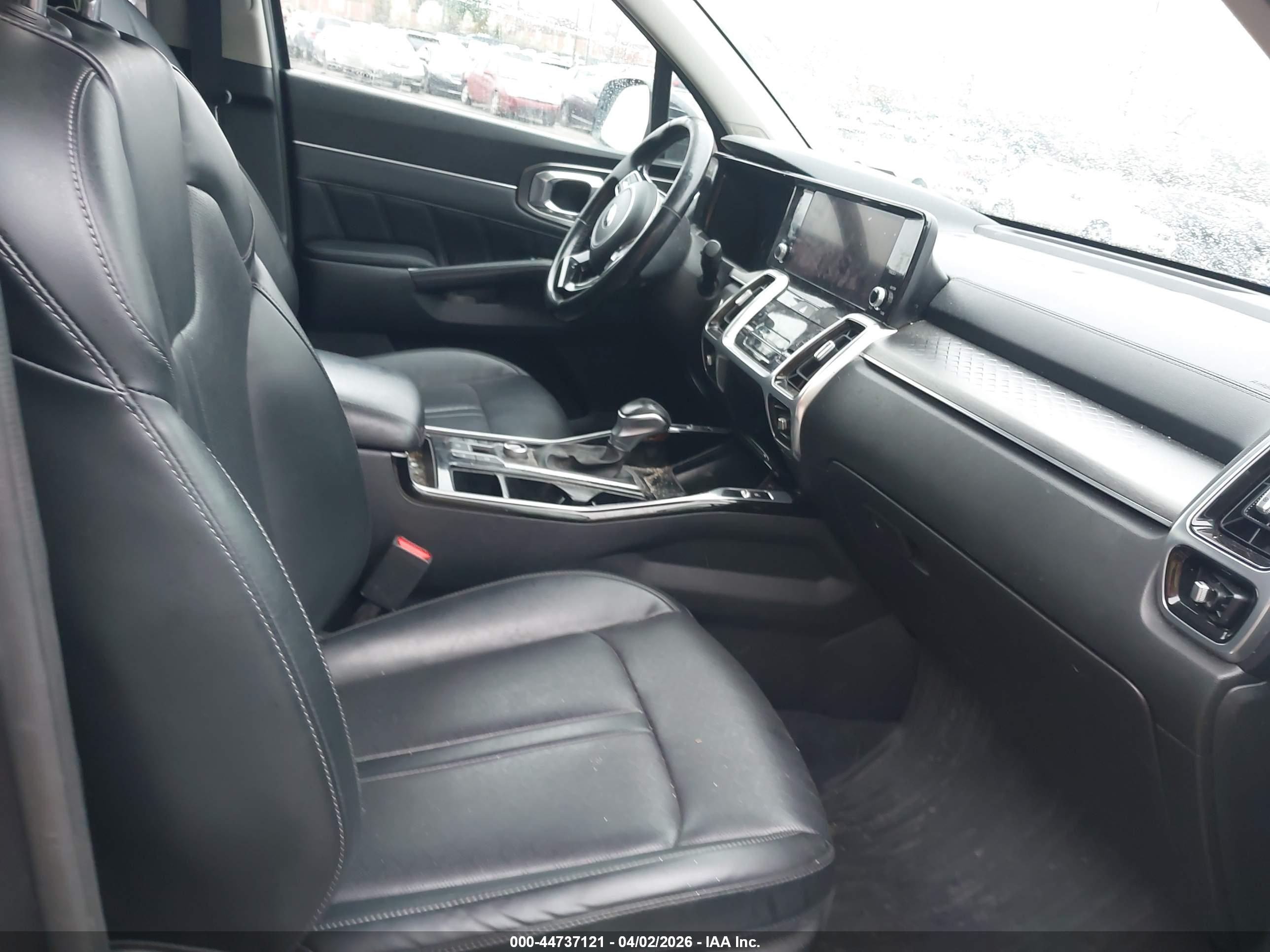 KIA SORENTO image 5