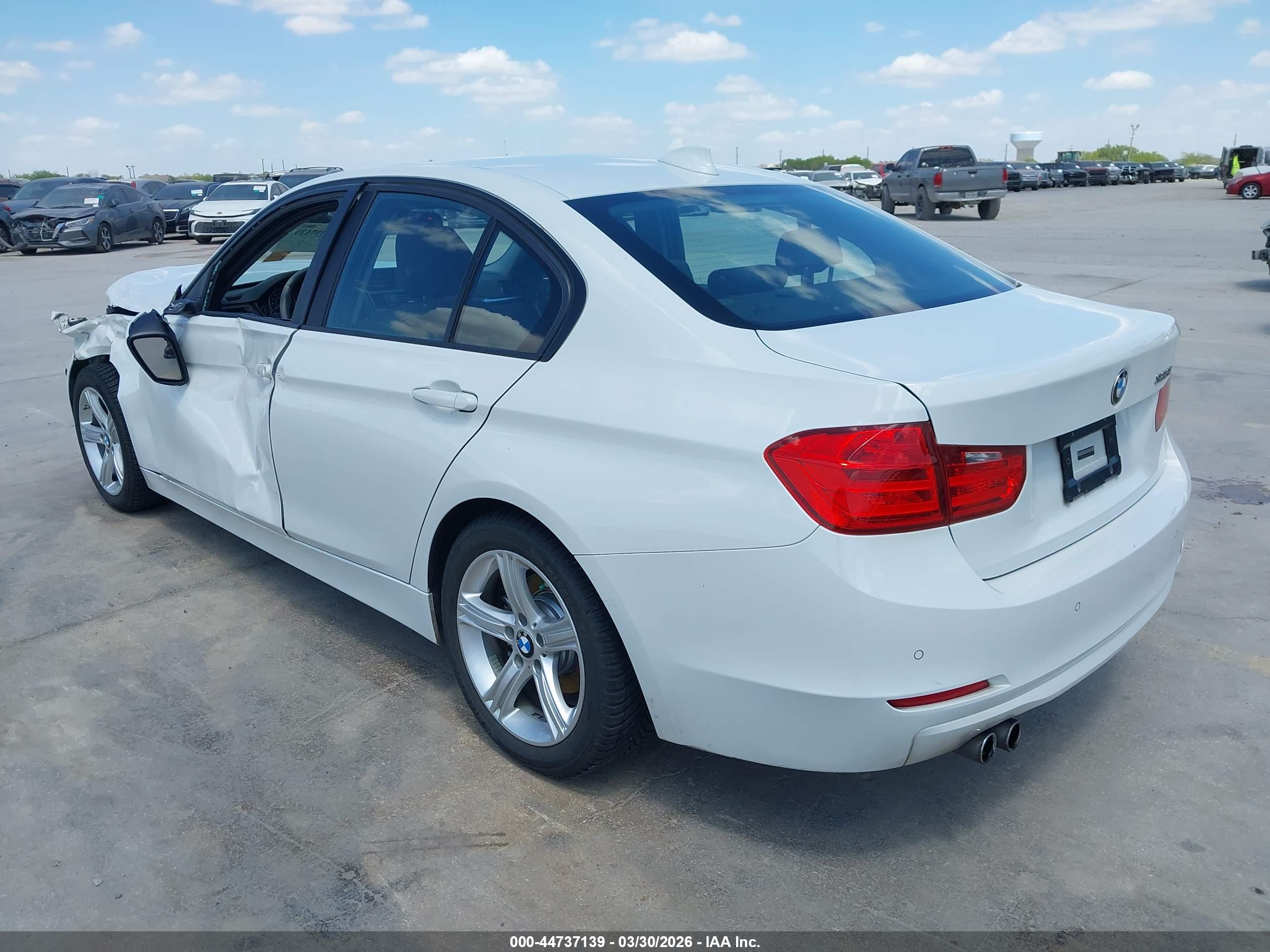 BMW 328I image 3