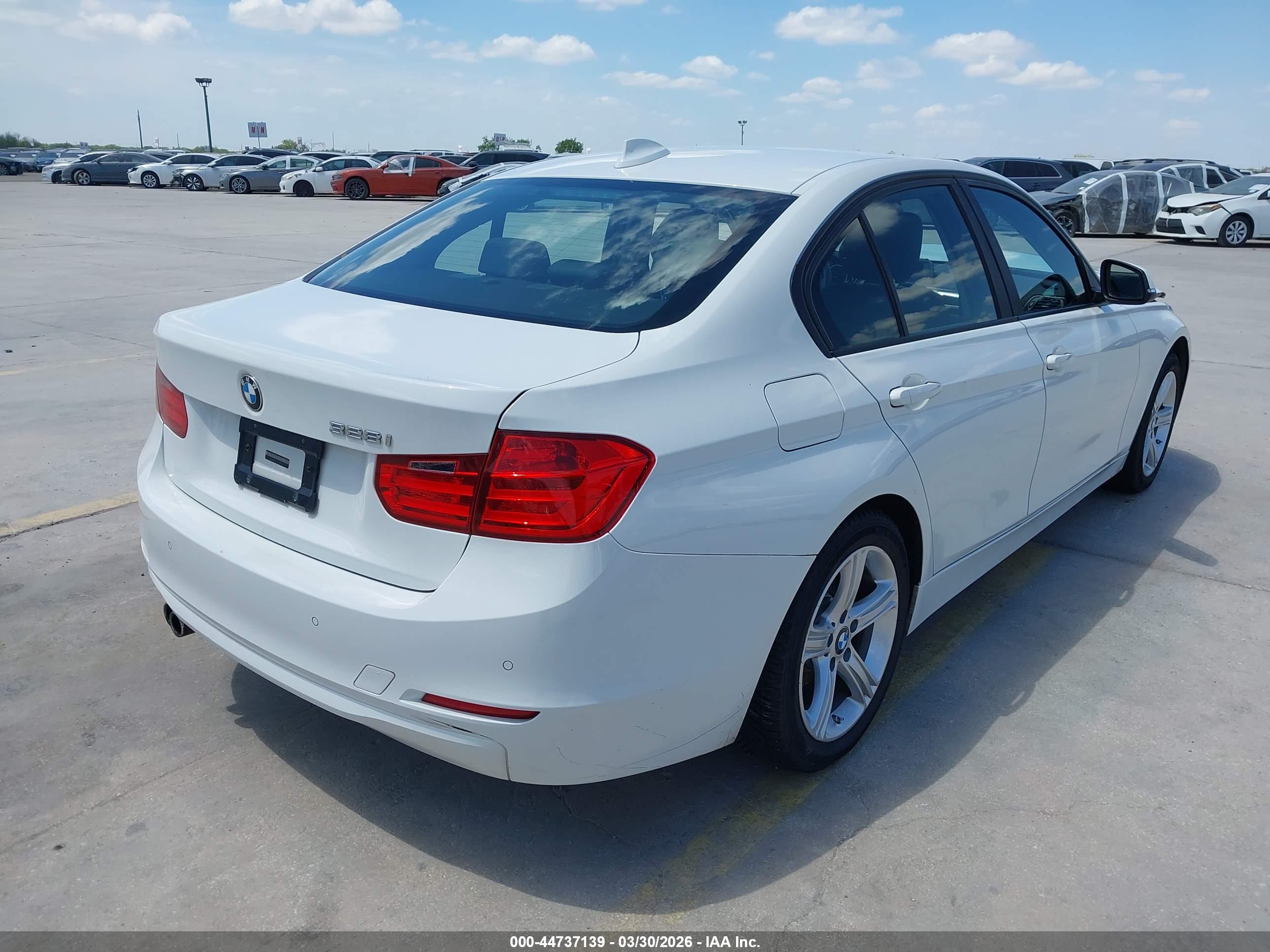 BMW 328I image 4