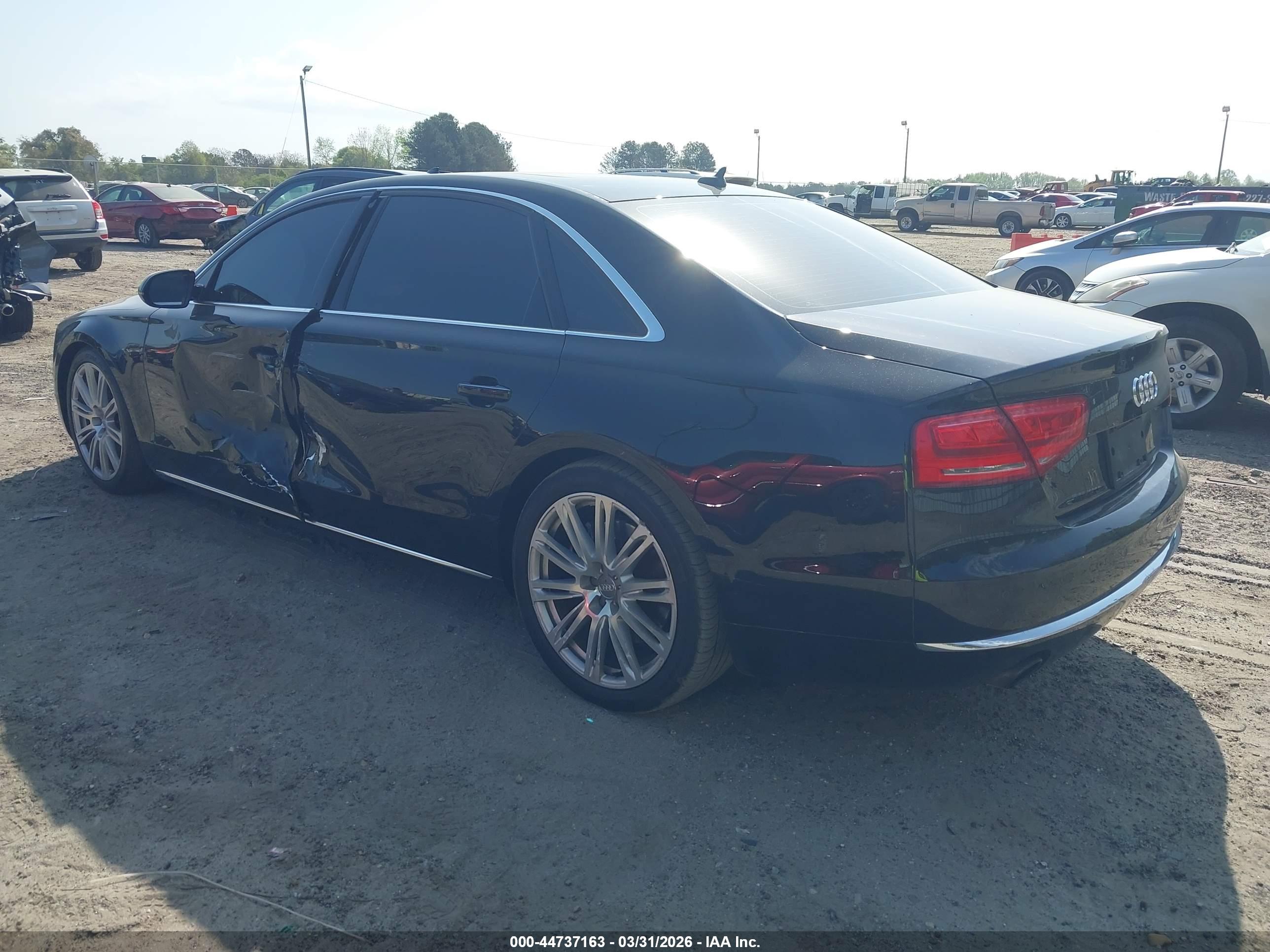 AUDI A8 image 3